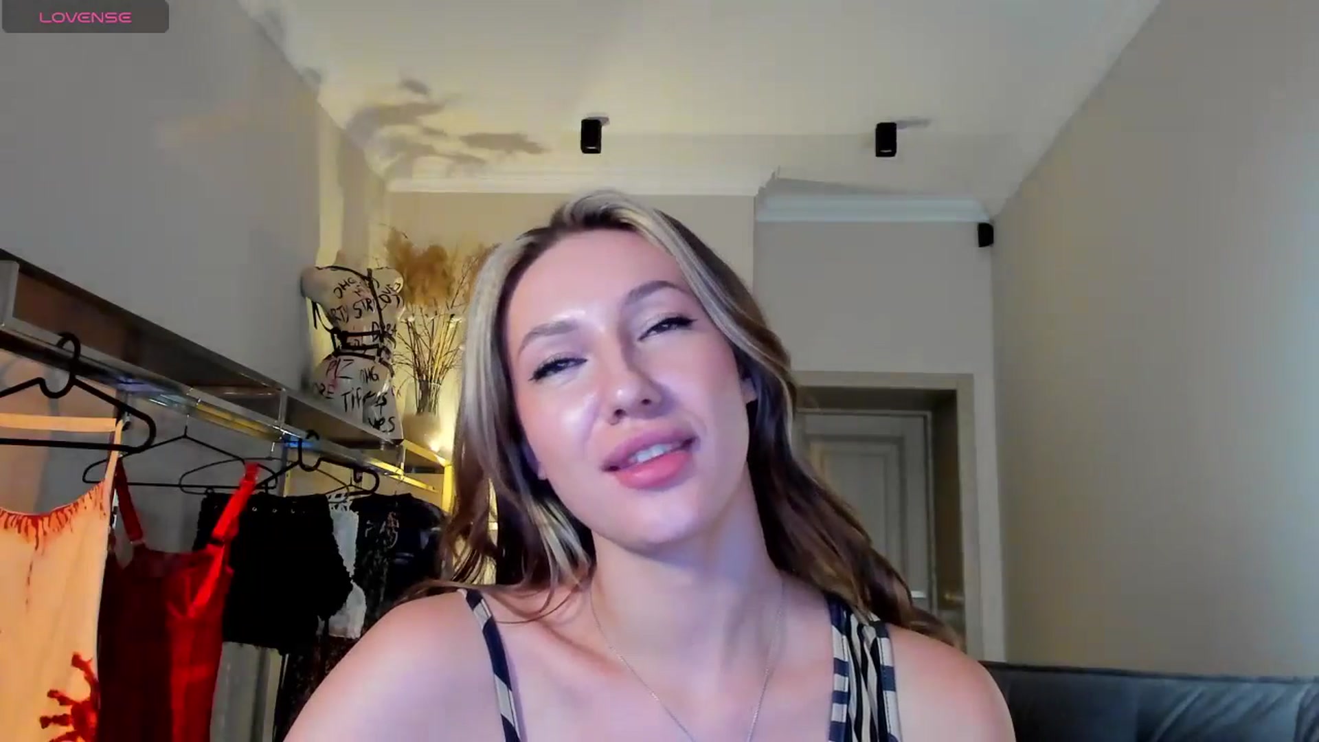 Gallery image thumbnail from LovelyGin's myfreecams stream on, 09/09/2025, 14:57 image 17 of 20