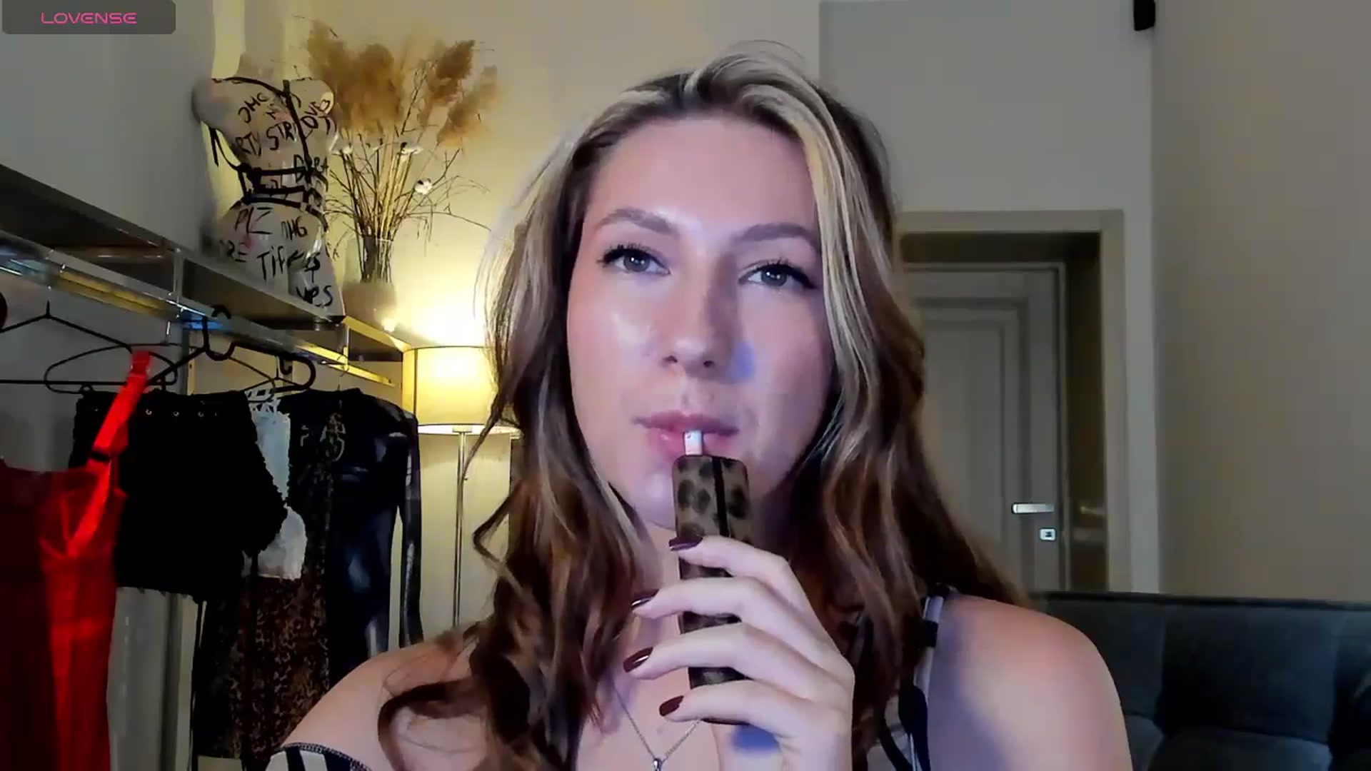 Gallery image thumbnail from LovelyGin's myfreecams stream on, 09/09/2025, 14:57 image 10 of 20