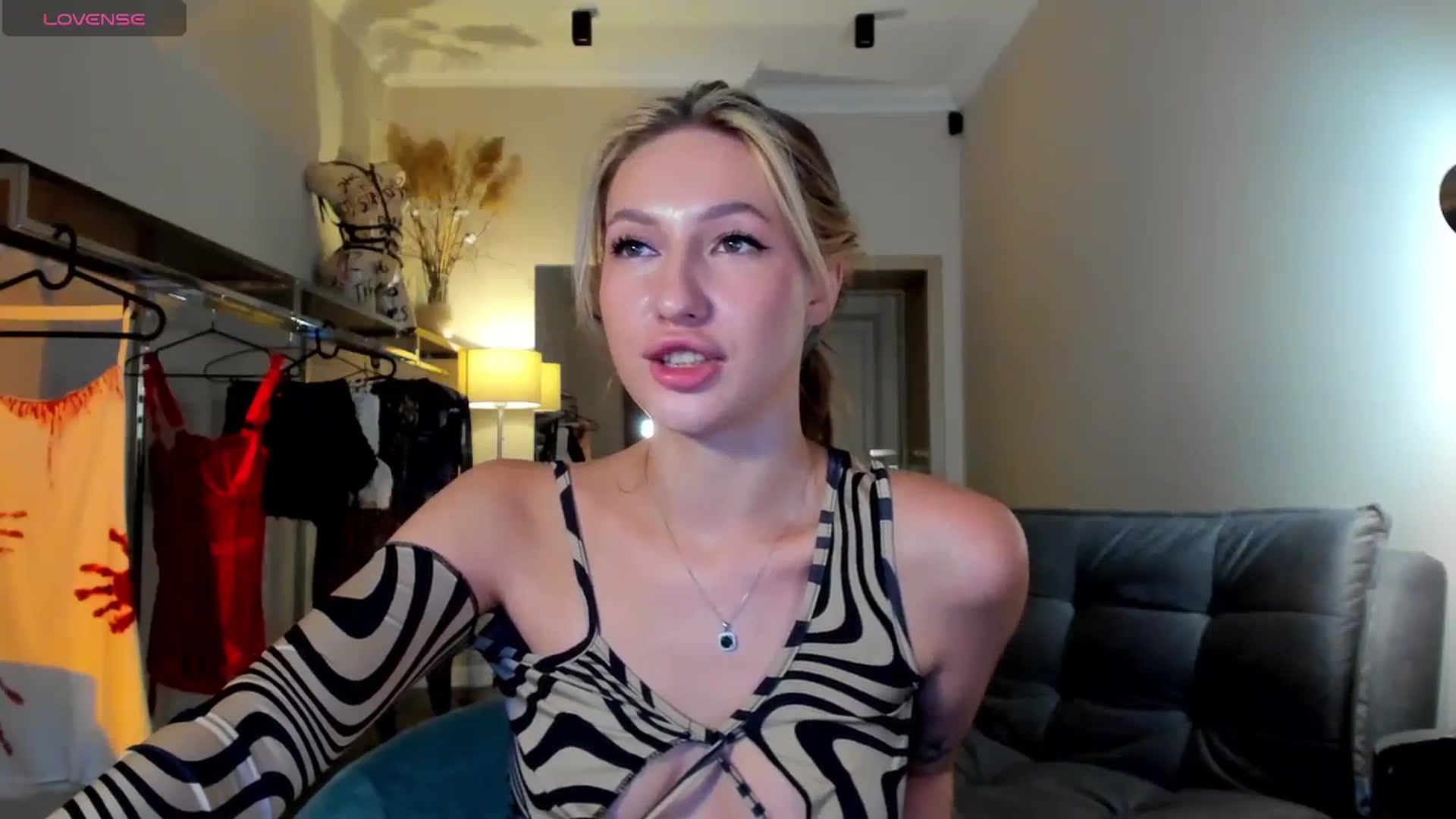 Gallery image thumbnail from LovelyGin's myfreecams stream on, 09/09/2025, 14:57 image 4 of 20