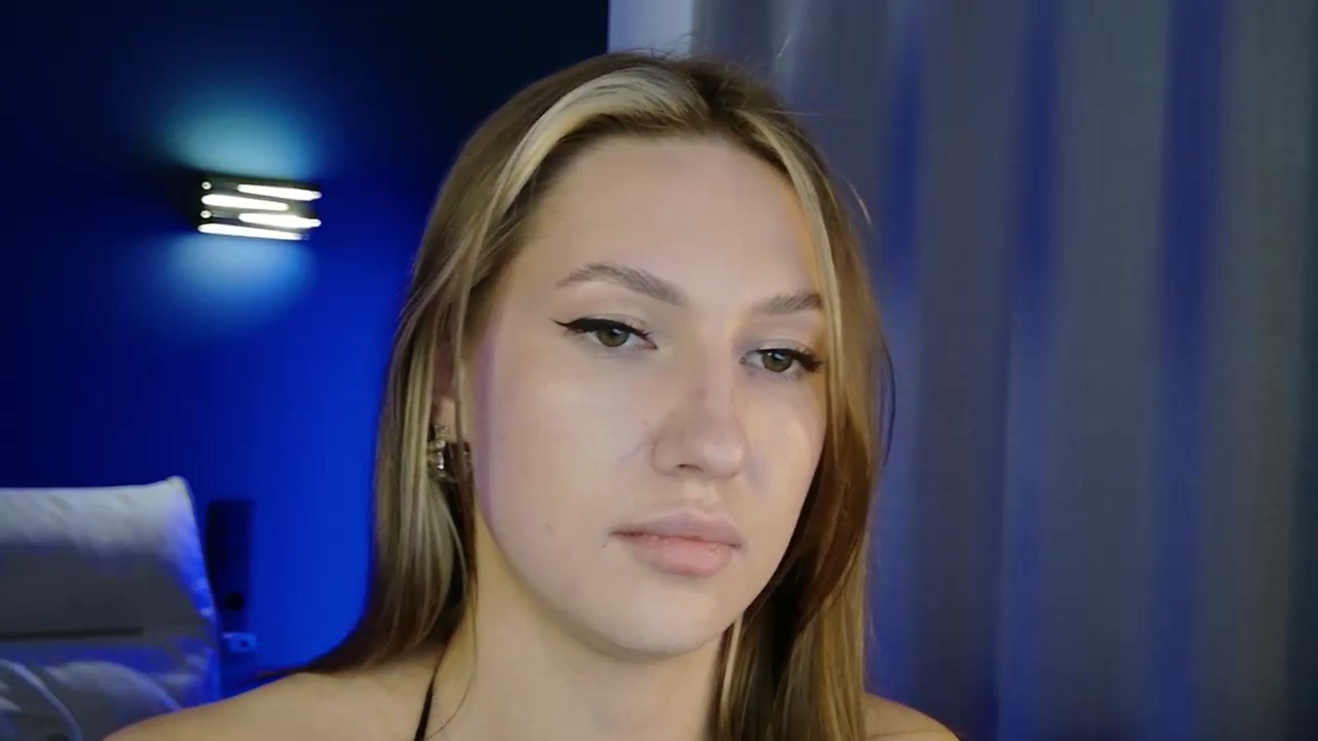Gallery image thumbnail from LovelyGin's myfreecams stream on, 09/10/2025, 15:50 image 17 of 20