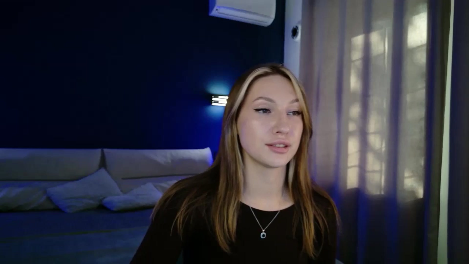 Gallery image thumbnail from LovelyGin's myfreecams stream on, 09/10/2025, 15:50 image 6 of 20