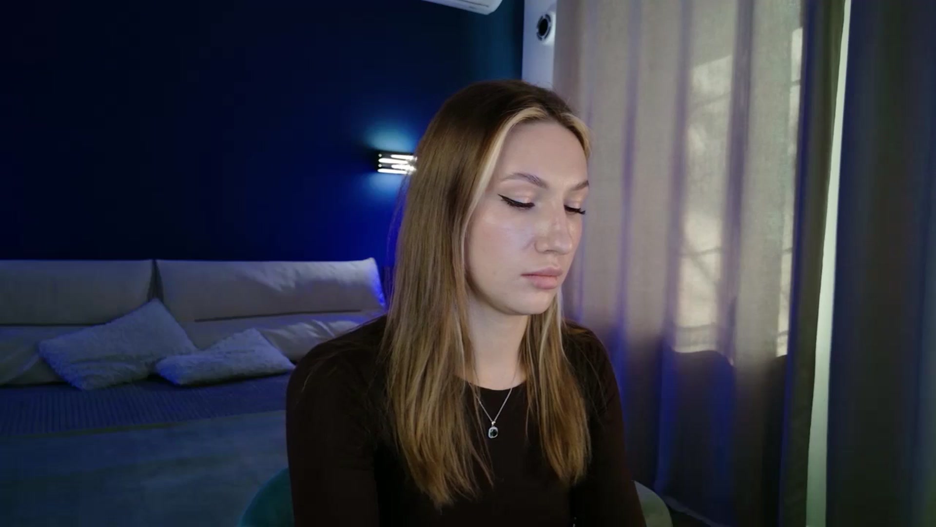 Gallery image thumbnail from LovelyGin's myfreecams stream on, 09/10/2025, 15:50 image 3 of 20