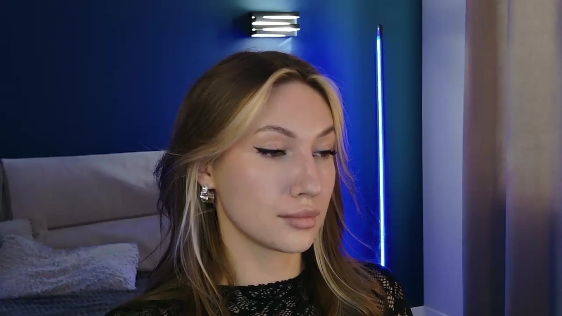 Gallery image thumbnail from LovelyGin's myfreecams stream on, 09/12/2025, 13:53 image 3 of 20