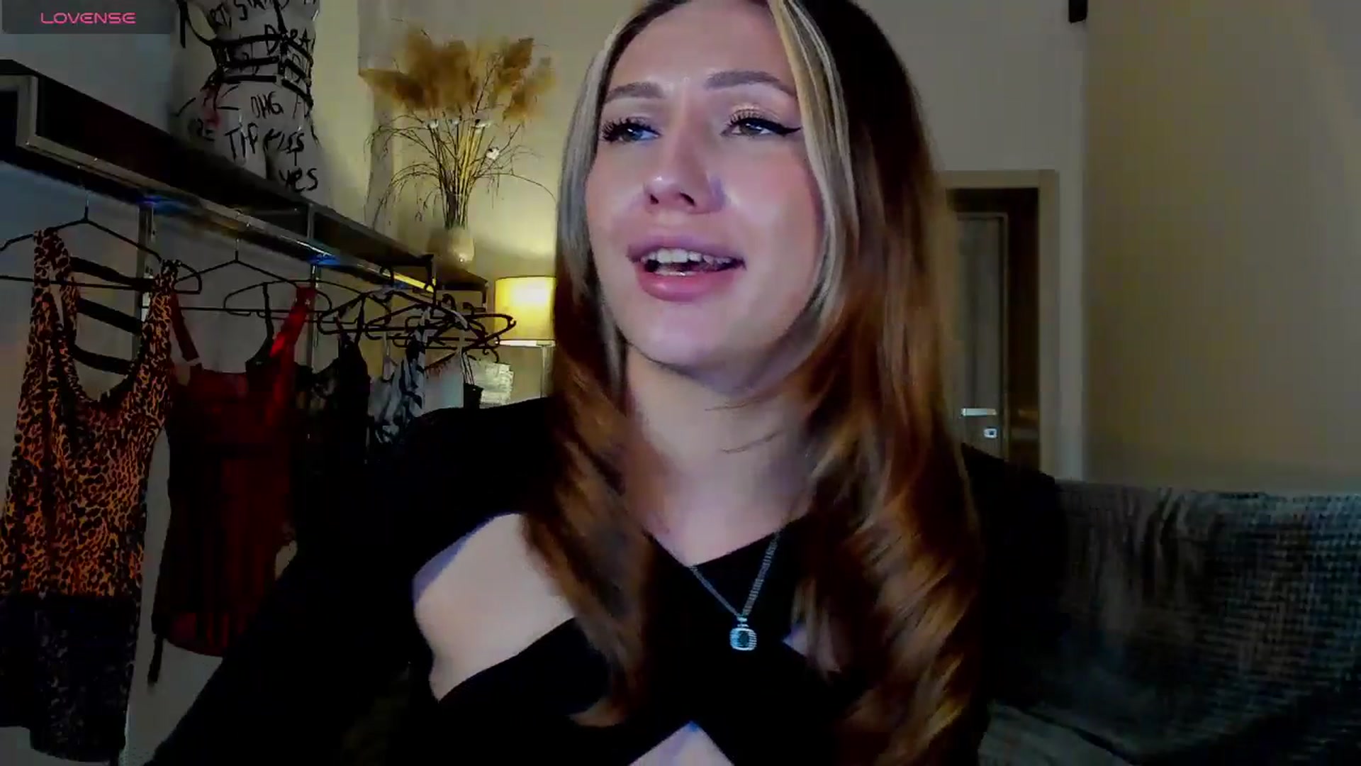Gallery image thumbnail from LovelyGin's myfreecams stream on, 09/16/2025, 15:48 image 11 of 20