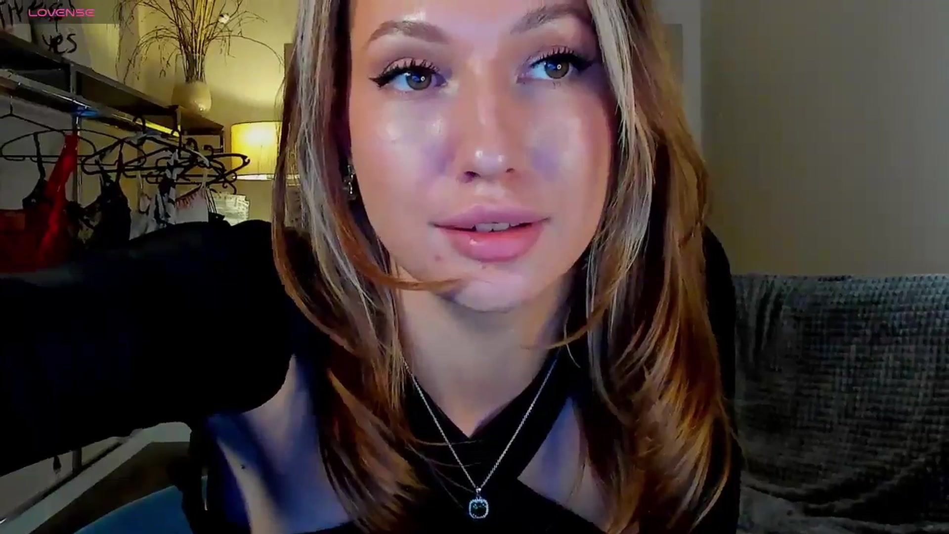 Gallery image thumbnail from LovelyGin's myfreecams stream on, 09/16/2025, 16:06 image 17 of 20