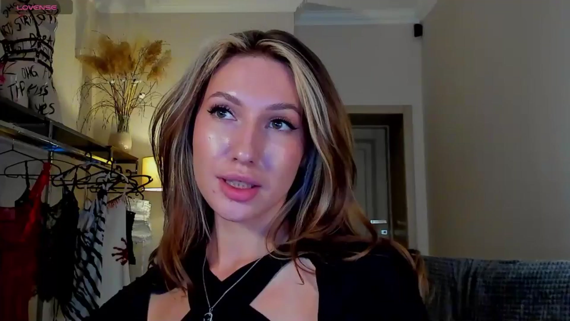 Gallery image thumbnail from LovelyGin's myfreecams stream on, 09/16/2025, 16:06 image 1 of 20