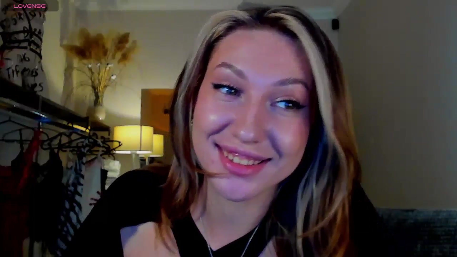 Gallery image thumbnail from LovelyGin's myfreecams stream on, 09/16/2025, 16:06 image 14 of 20