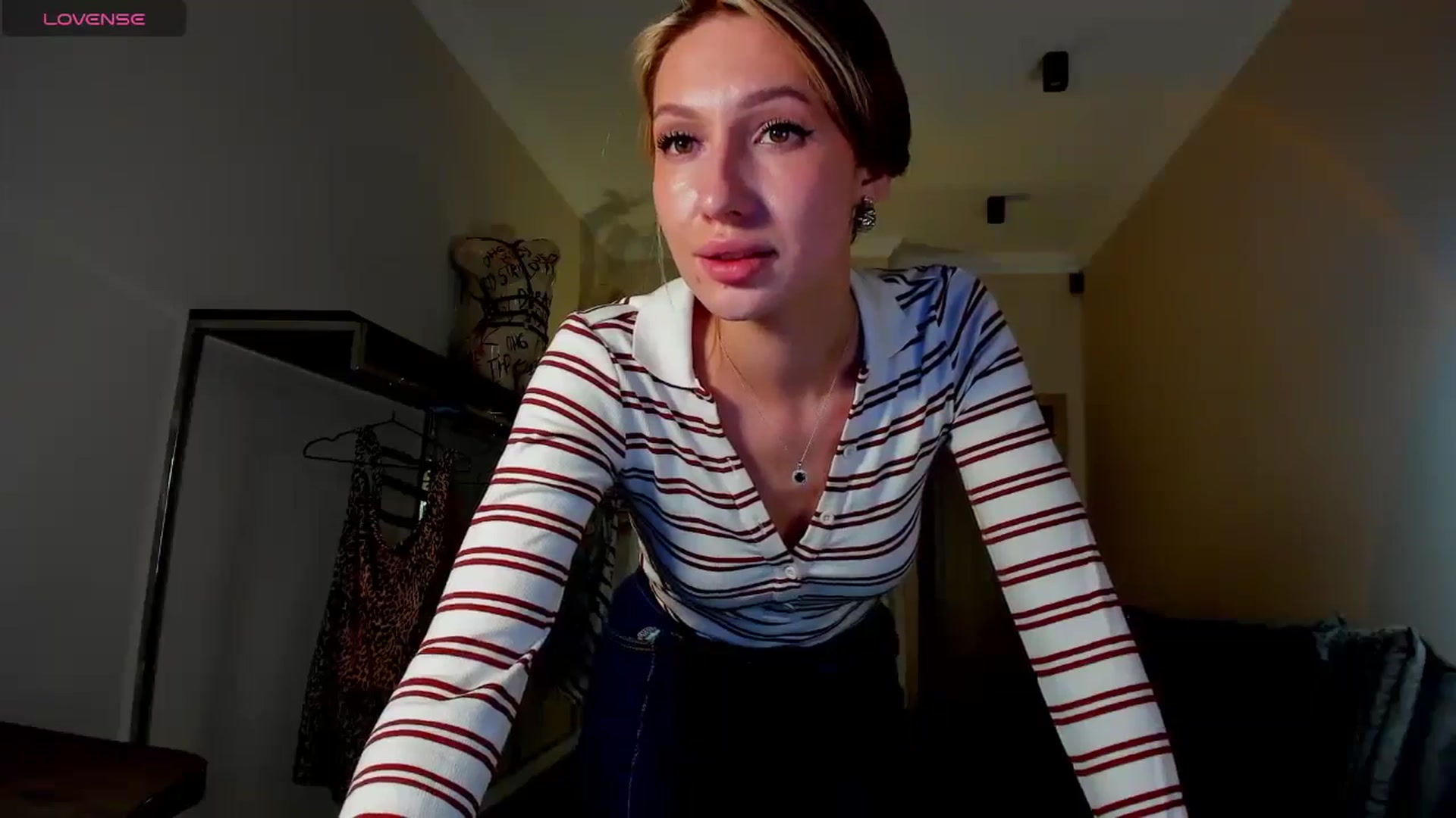Gallery image thumbnail from LovelyGin's myfreecams stream on, 09/16/2025, 19:19 image 14 of 20