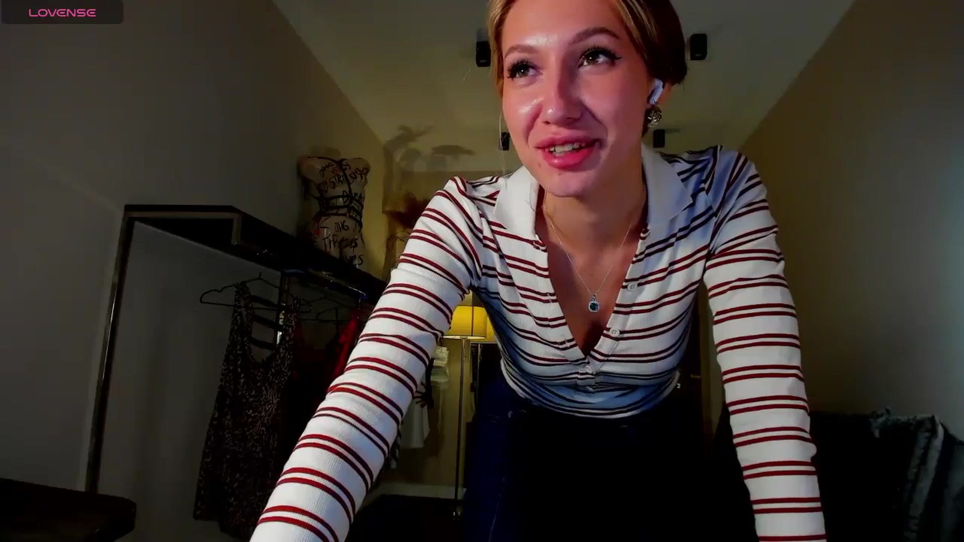 Gallery image thumbnail from LovelyGin's myfreecams stream on, 09/16/2025, 19:19 image 19 of 20