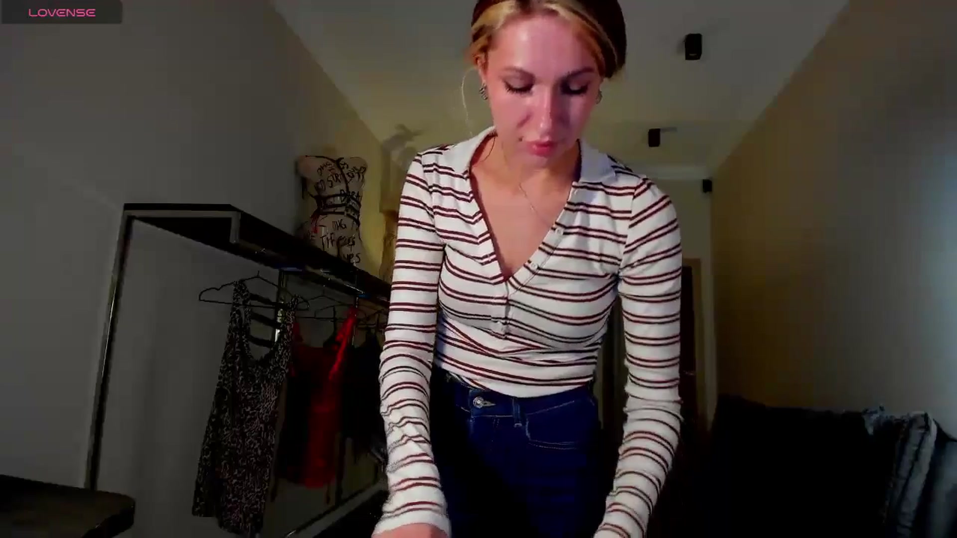 Gallery image thumbnail from LovelyGin's myfreecams stream on, 09/16/2025, 19:19 image 15 of 20