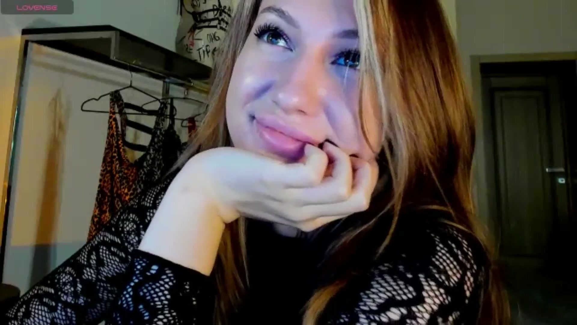 Gallery image thumbnail from LovelyGin's myfreecams stream on, 09/18/2025, 16:14 image 12 of 20