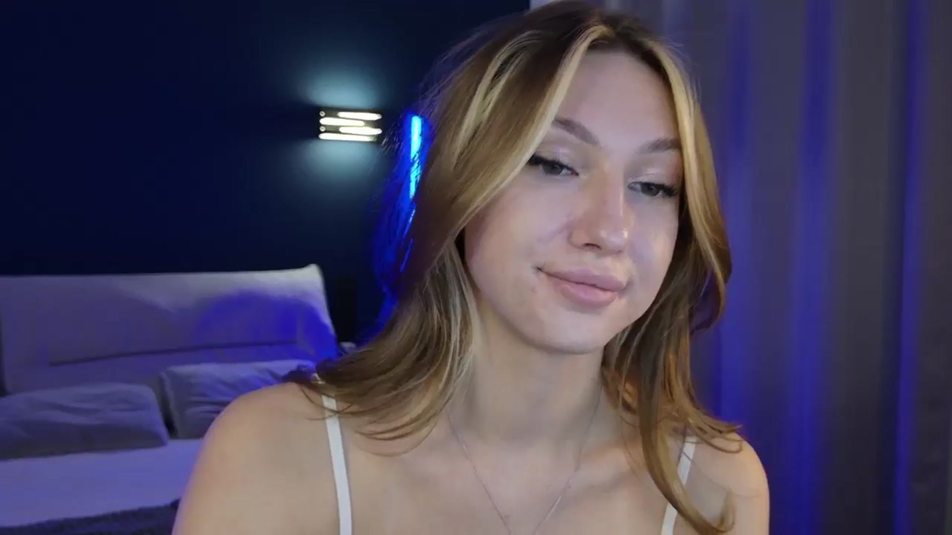 Gallery image thumbnail from LovelyGin's myfreecams stream on, 09/19/2025, 15:26 image 20 of 20
