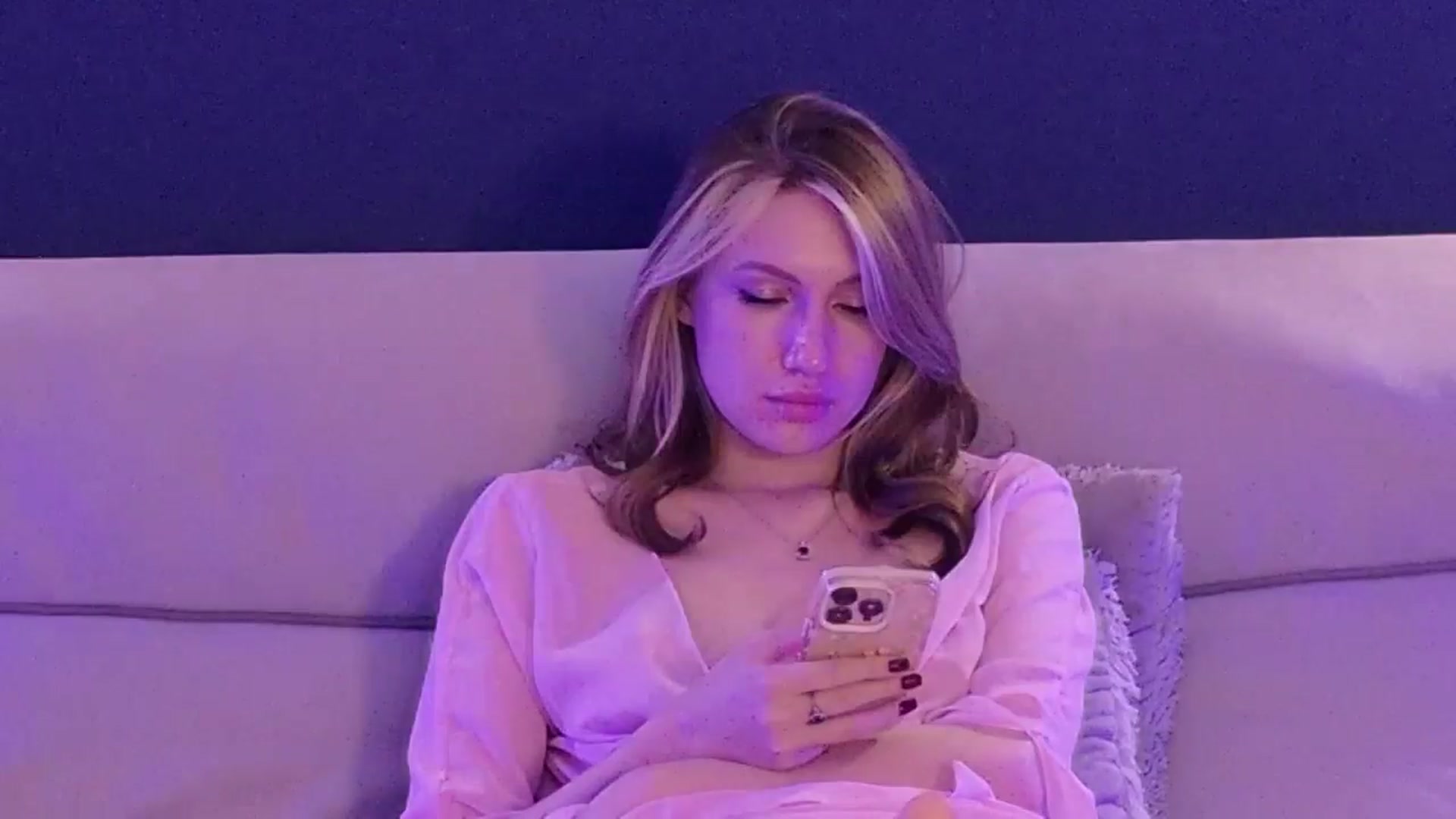 Gallery image thumbnail from LovelyGin's myfreecams stream on, 09/19/2025, 18:31 image 6 of 20