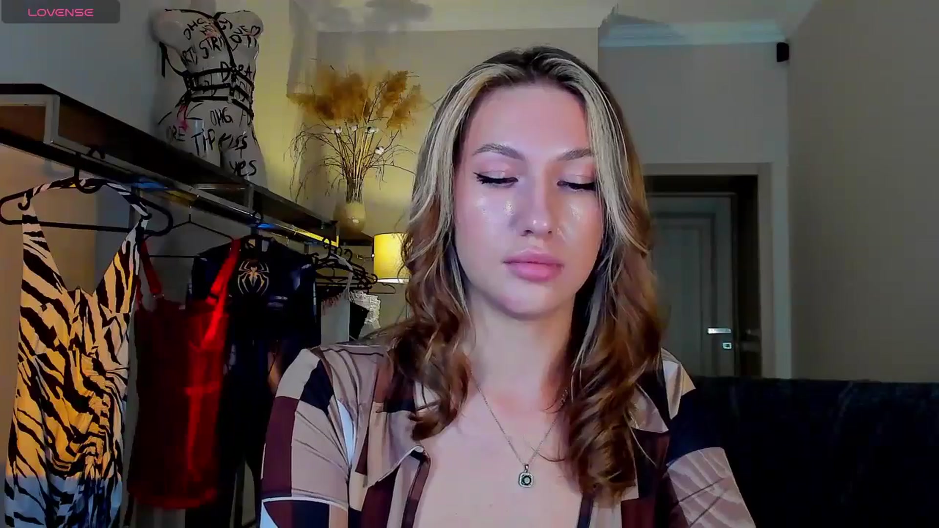 Gallery image thumbnail from LovelyGin's myfreecams stream on, 09/22/2025, 15:39 image 6 of 20