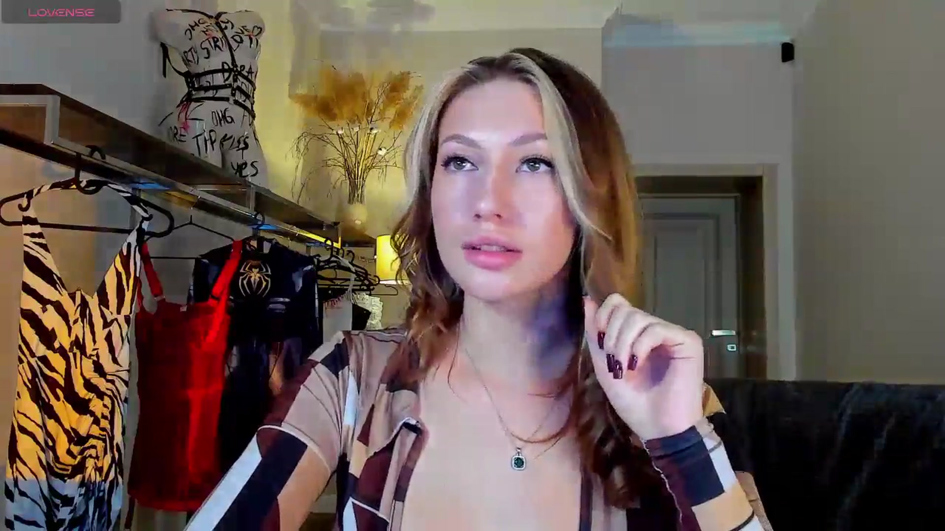 Gallery image thumbnail from LovelyGin's myfreecams stream on, 09/22/2025, 15:39 image 7 of 20