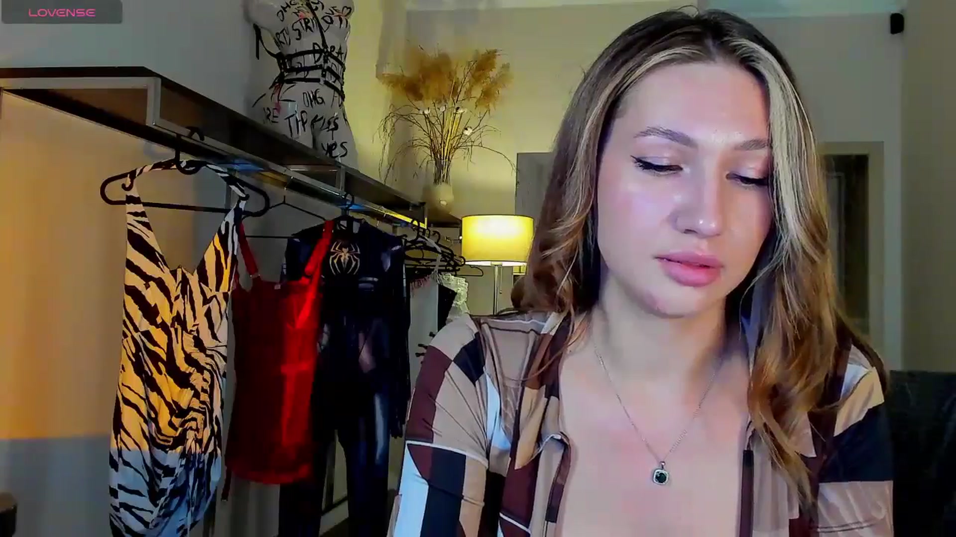 Gallery image thumbnail from LovelyGin's myfreecams stream on, 09/22/2025, 15:39 image 17 of 20