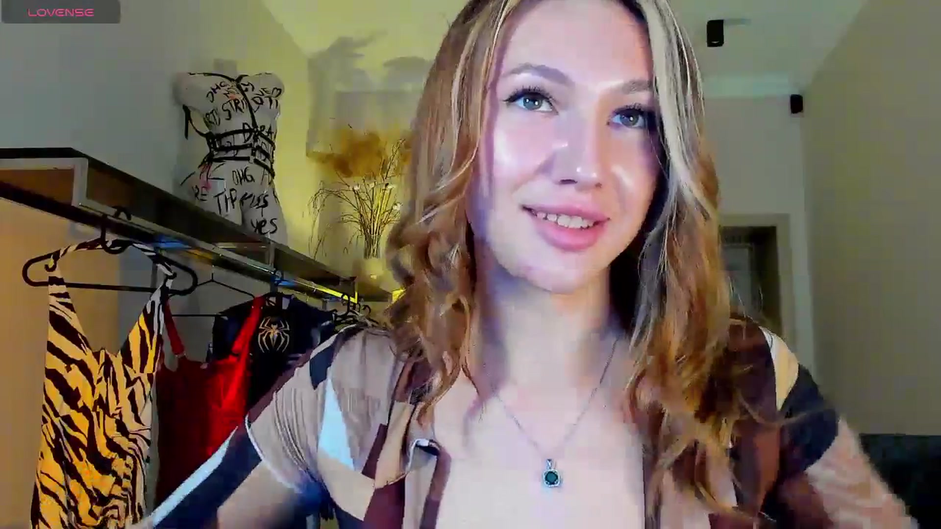 Gallery image thumbnail from LovelyGin's myfreecams stream on, 09/22/2025, 15:39 image 20 of 20