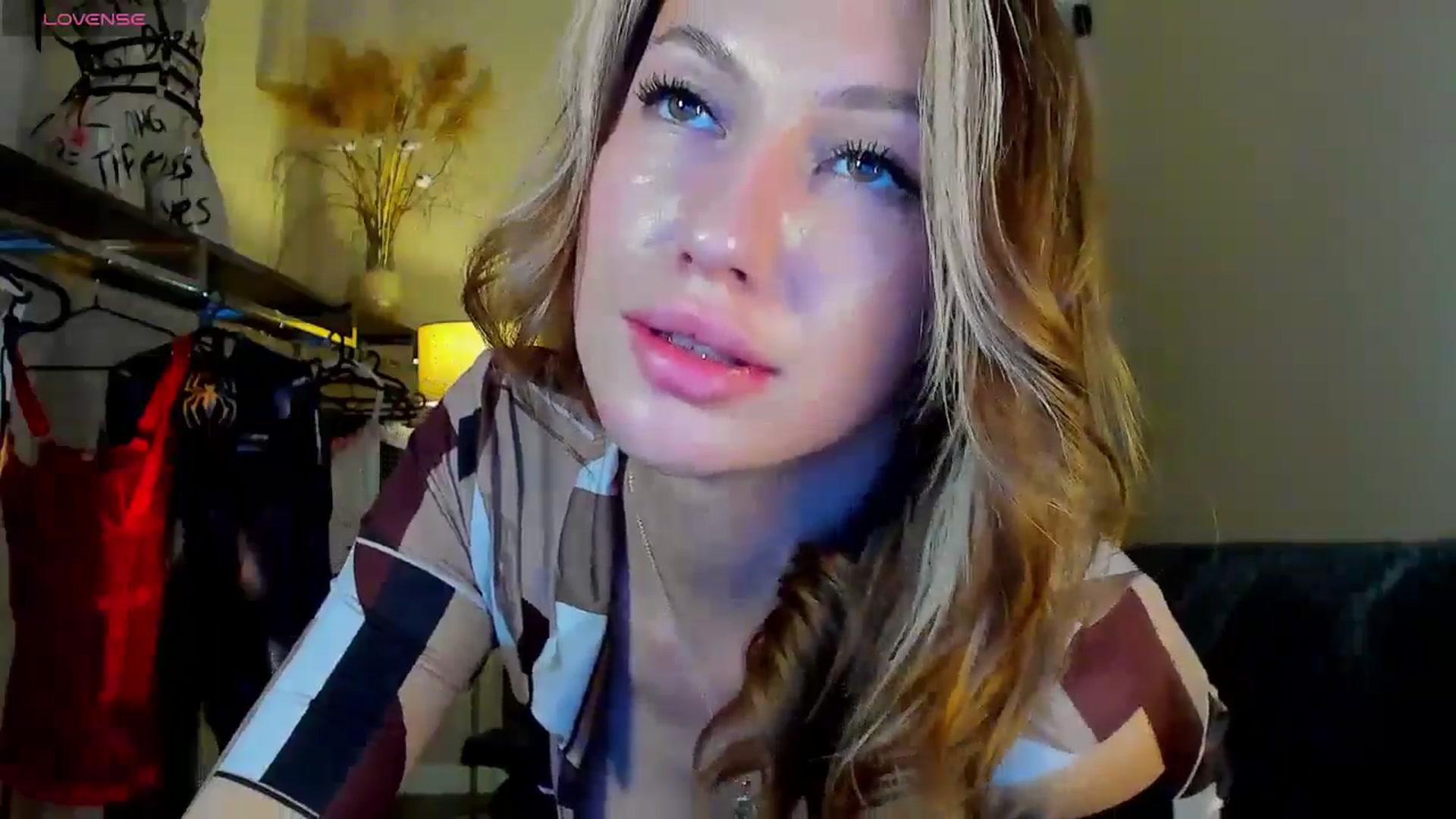 Gallery image thumbnail from LovelyGin's myfreecams stream on, 09/22/2025, 16:00 image 12 of 20