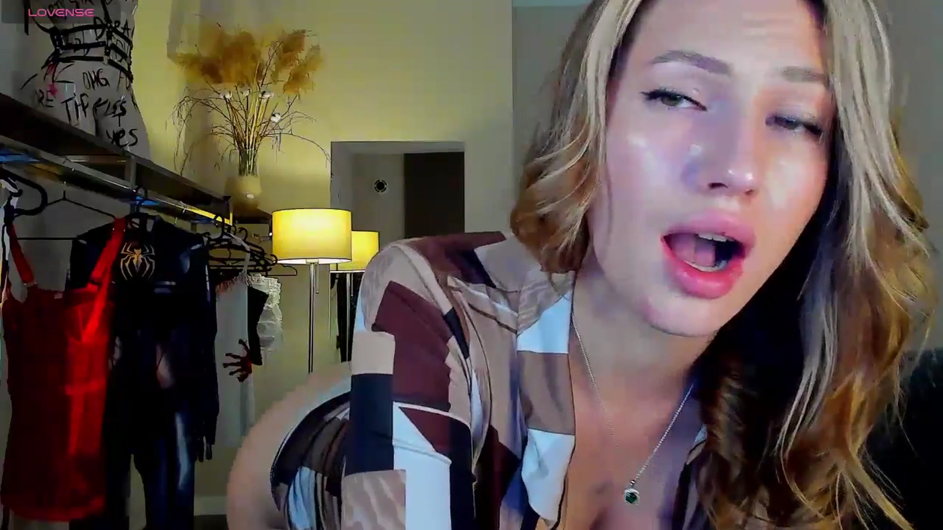 Gallery image thumbnail from LovelyGin's myfreecams stream on, 09/22/2025, 16:00 image 2 of 20