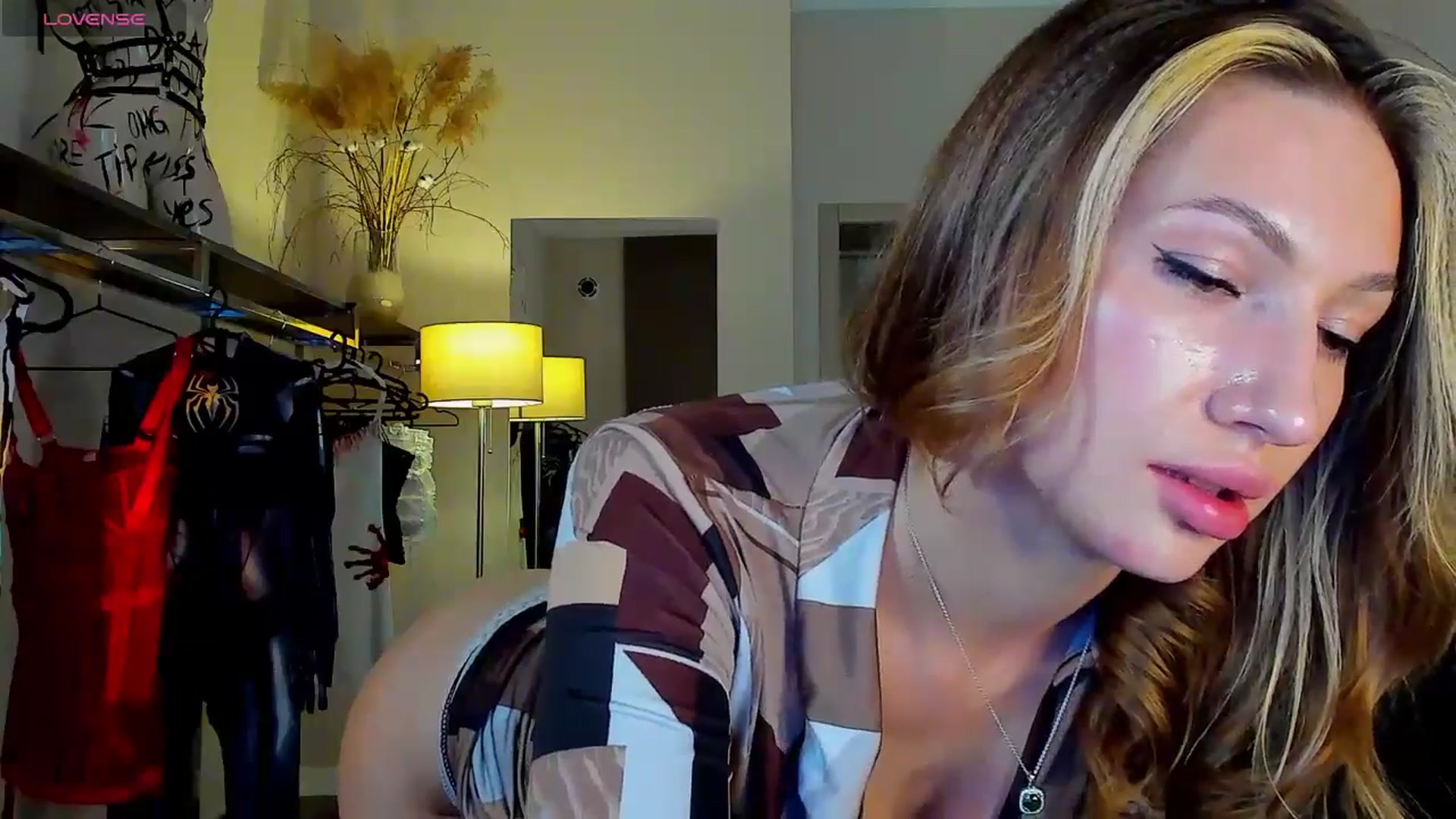 Gallery image thumbnail from LovelyGin's myfreecams stream on, 09/22/2025, 16:00 image 3 of 20