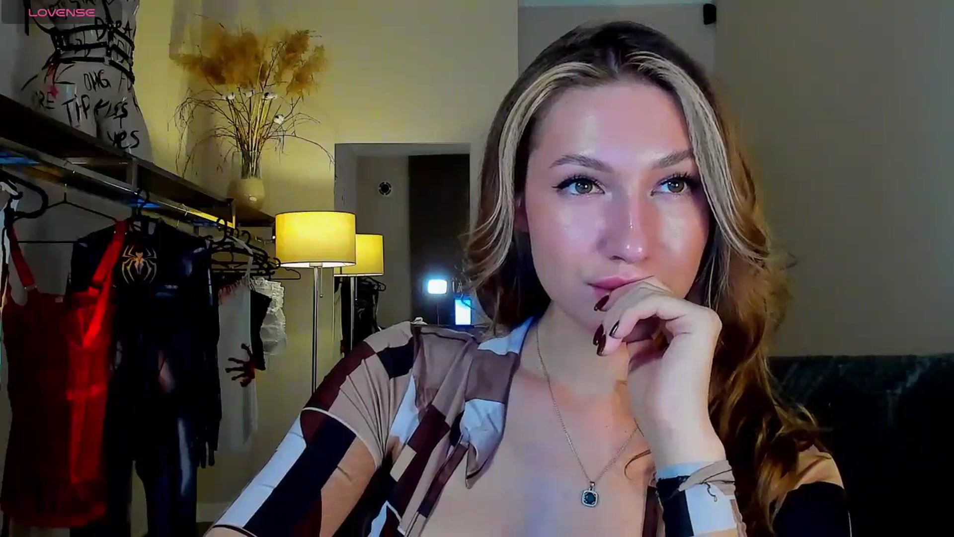 Gallery image thumbnail from LovelyGin's myfreecams stream on, 09/22/2025, 16:55 image 5 of 20