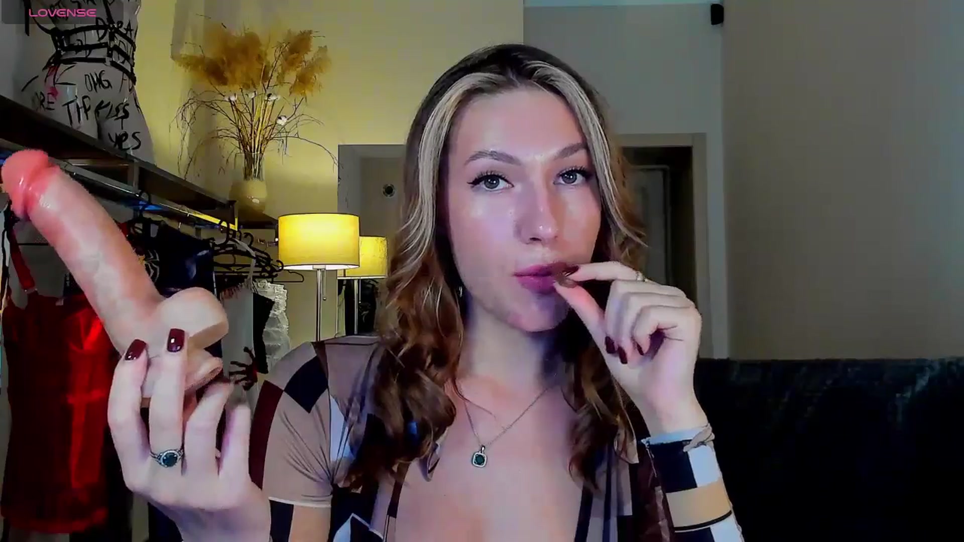 Gallery image thumbnail from LovelyGin's myfreecams stream on, 09/22/2025, 16:55 image 12 of 20