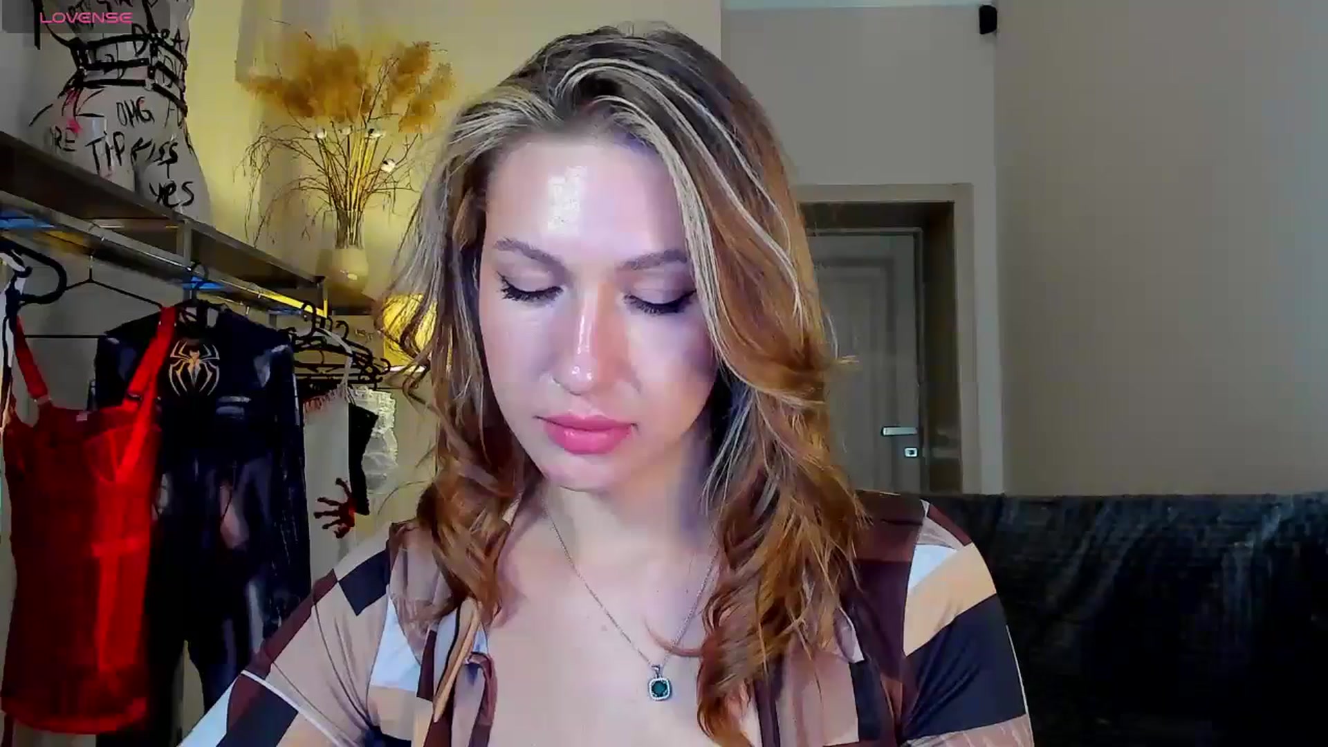 Gallery image thumbnail from LovelyGin's myfreecams stream on, 09/22/2025, 16:55 image 19 of 20