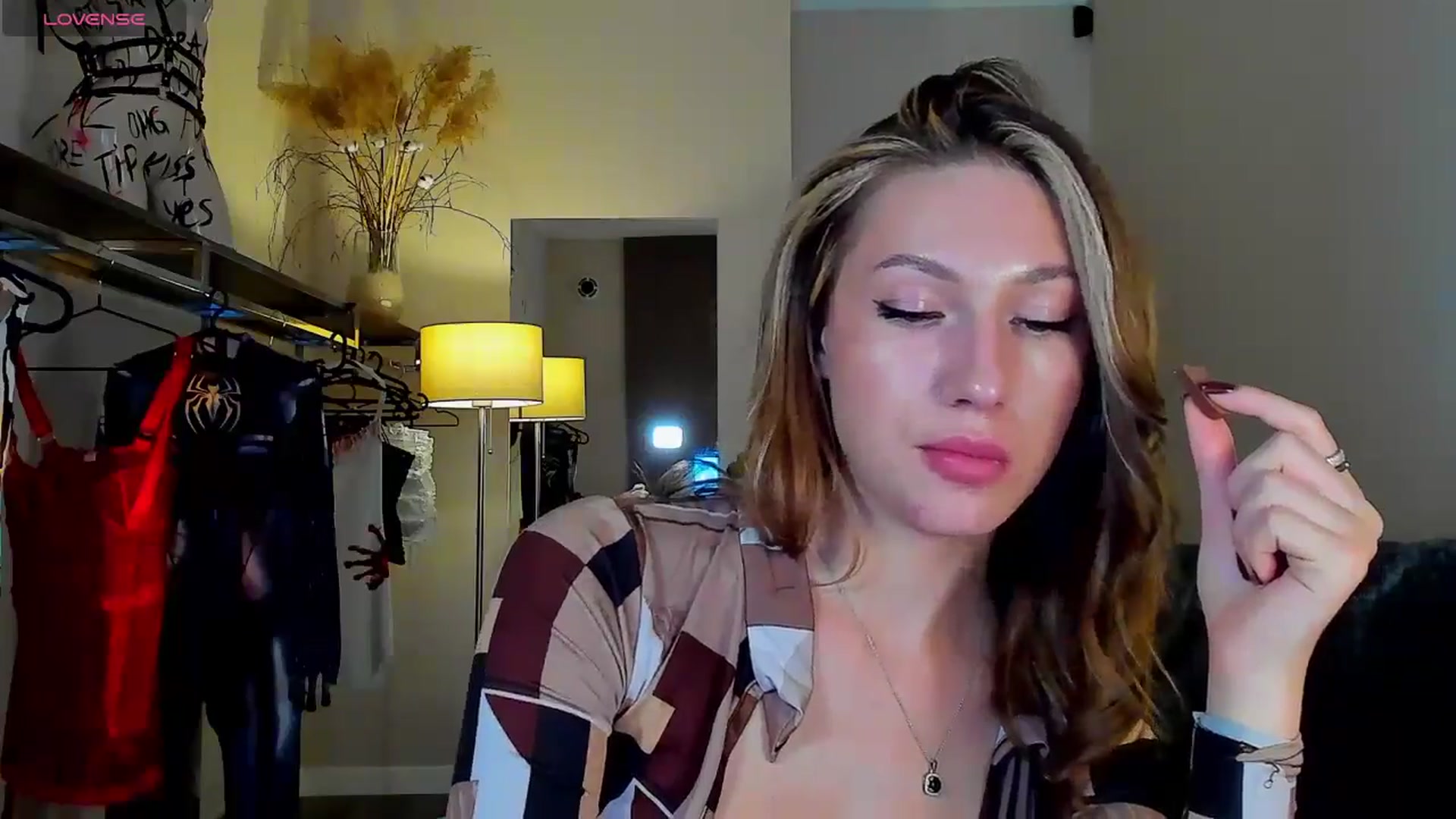 Gallery image thumbnail from LovelyGin's myfreecams stream on, 09/22/2025, 16:55 image 16 of 20