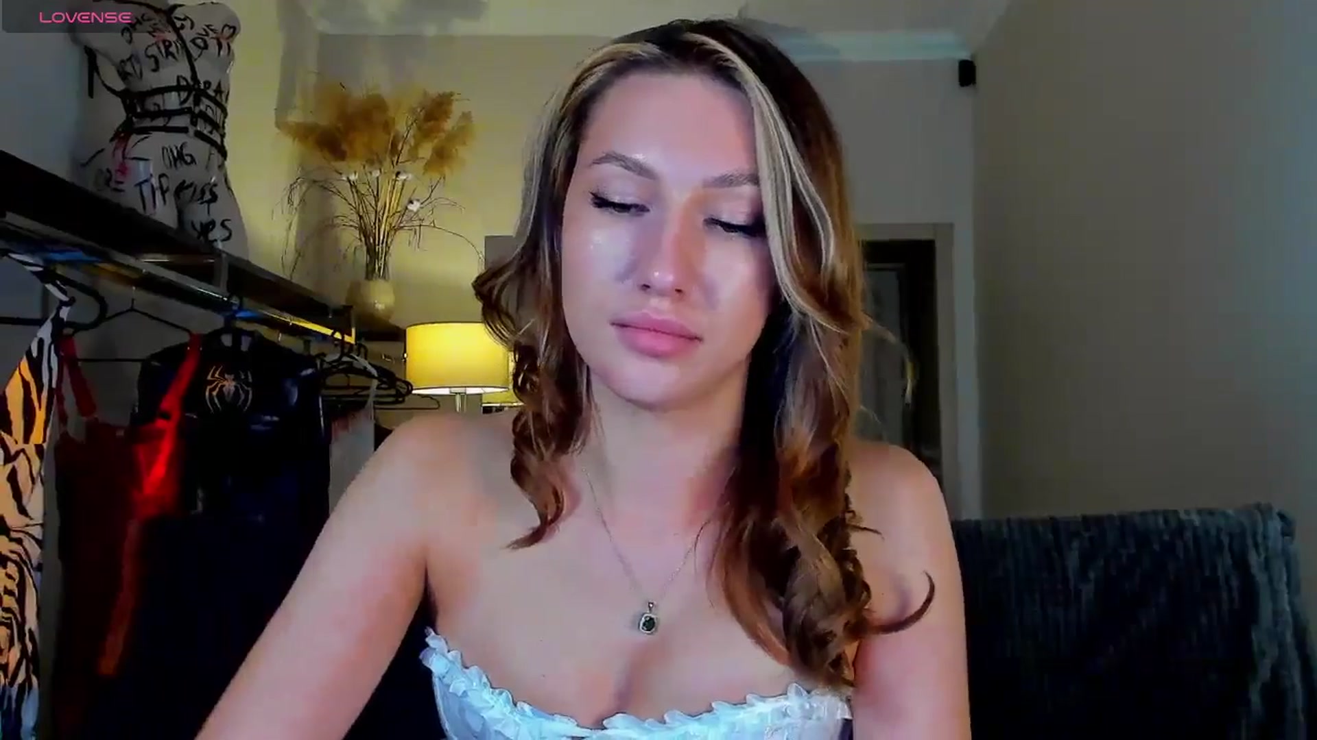 Gallery image thumbnail from LovelyGin's myfreecams stream on, 09/22/2025, 18:36 image 4 of 20