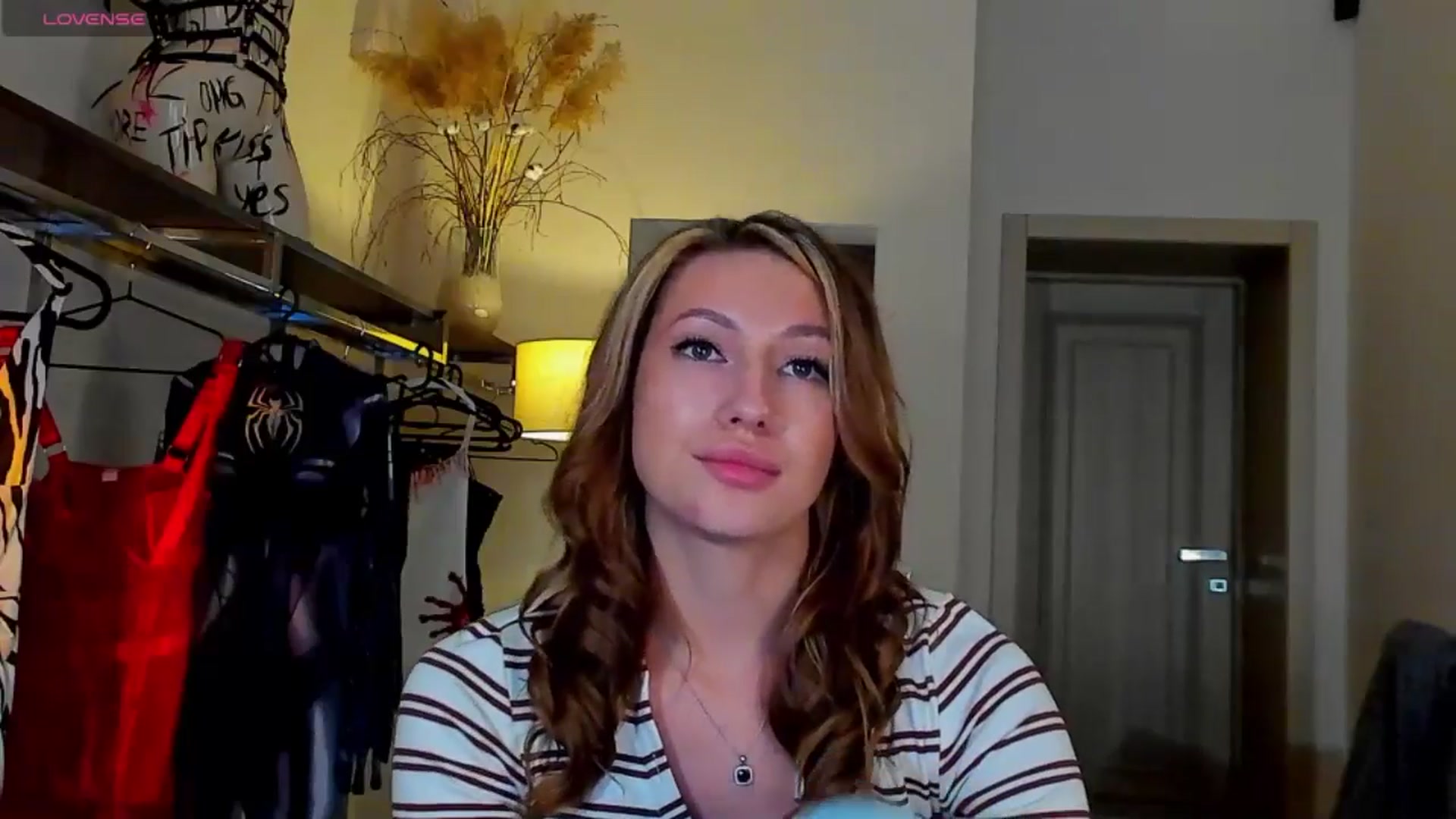 Gallery image thumbnail from LovelyGin's myfreecams stream on, 09/22/2025, 19:20 image 16 of 20