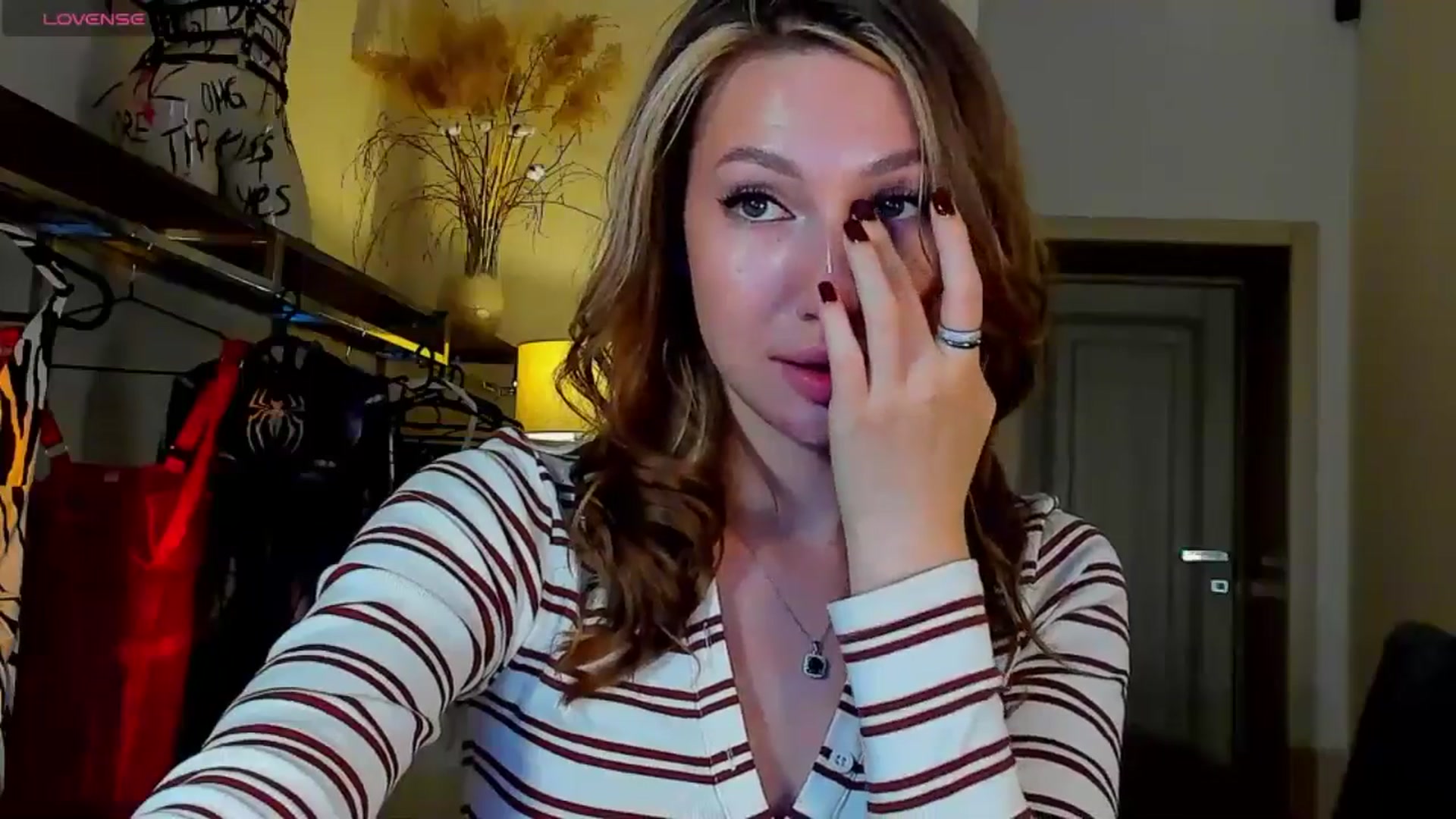 Gallery image thumbnail from LovelyGin's myfreecams stream on, 09/22/2025, 19:20 image 17 of 20