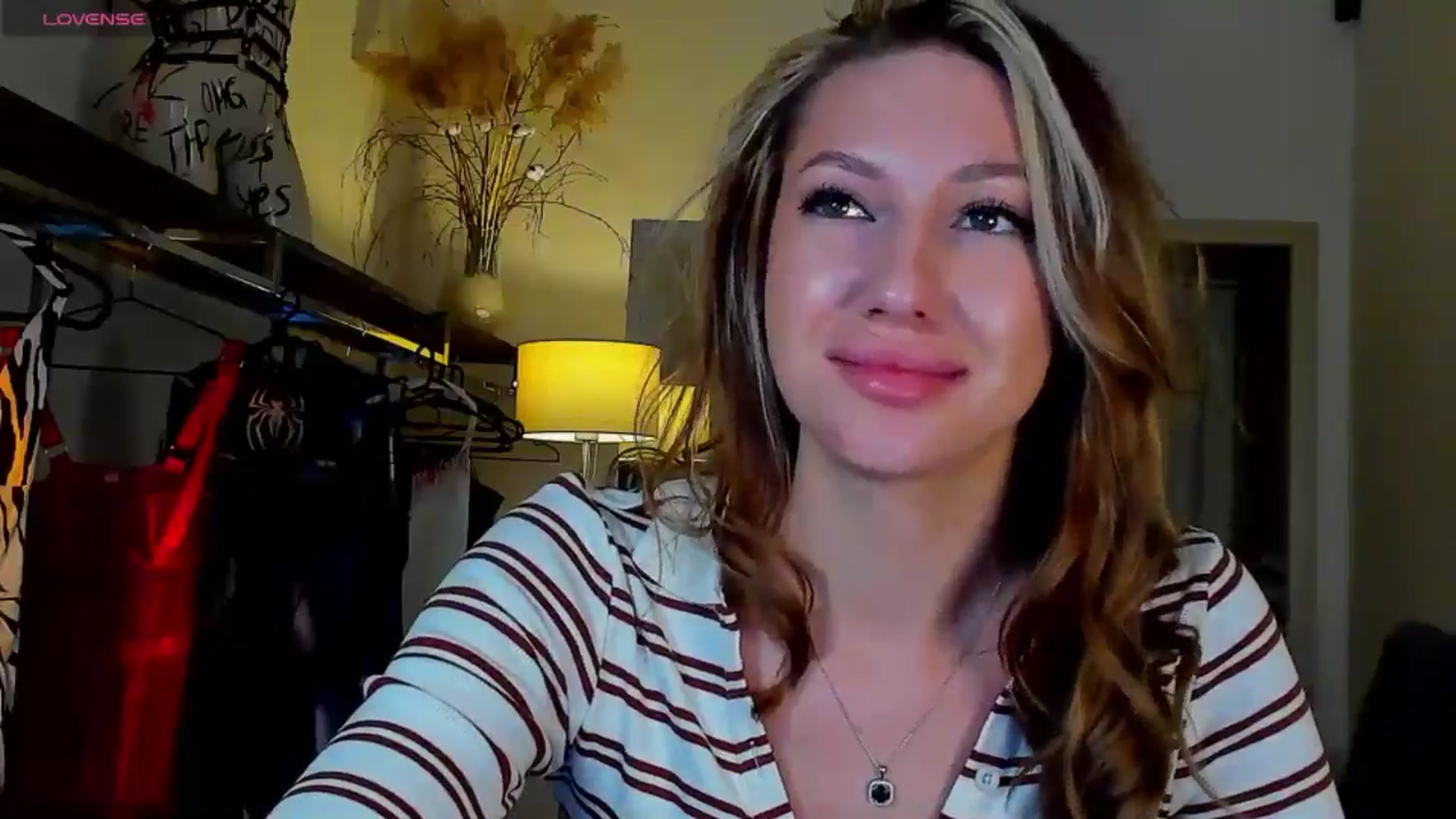Gallery image thumbnail from LovelyGin's myfreecams stream on, 09/22/2025, 19:20 image 19 of 20