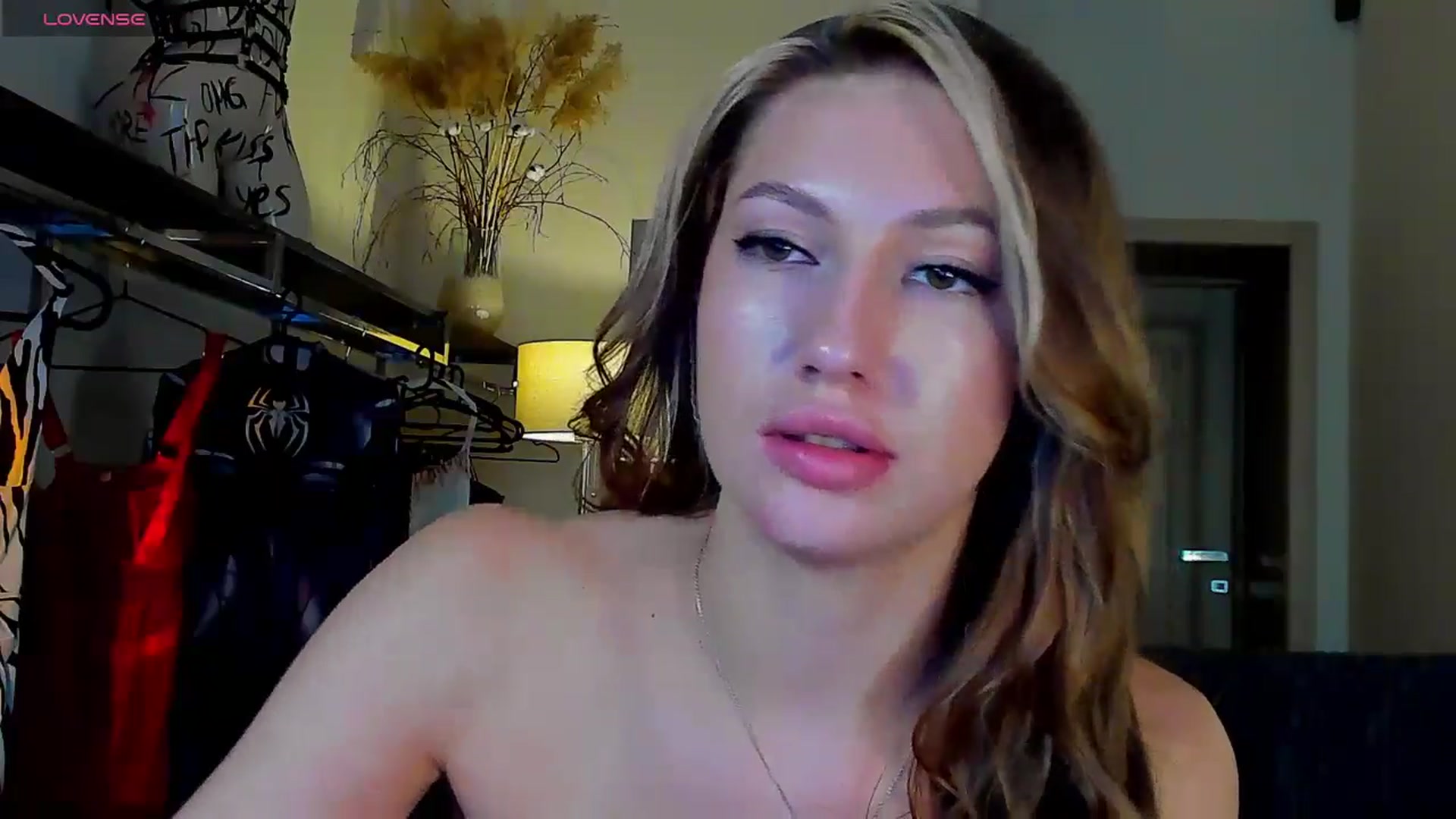 Gallery image thumbnail from LovelyGin's myfreecams stream on, 09/22/2025, 19:20 image 6 of 20