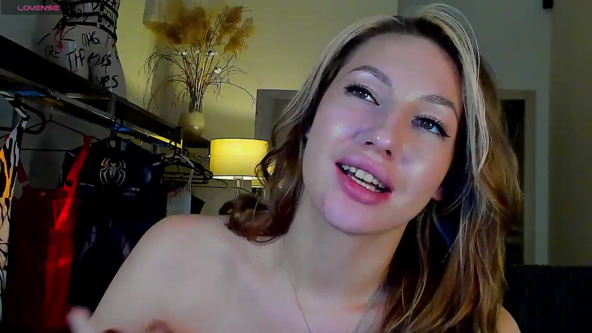 Gallery image thumbnail from LovelyGin's myfreecams stream on, 09/22/2025, 19:20 image 8 of 20