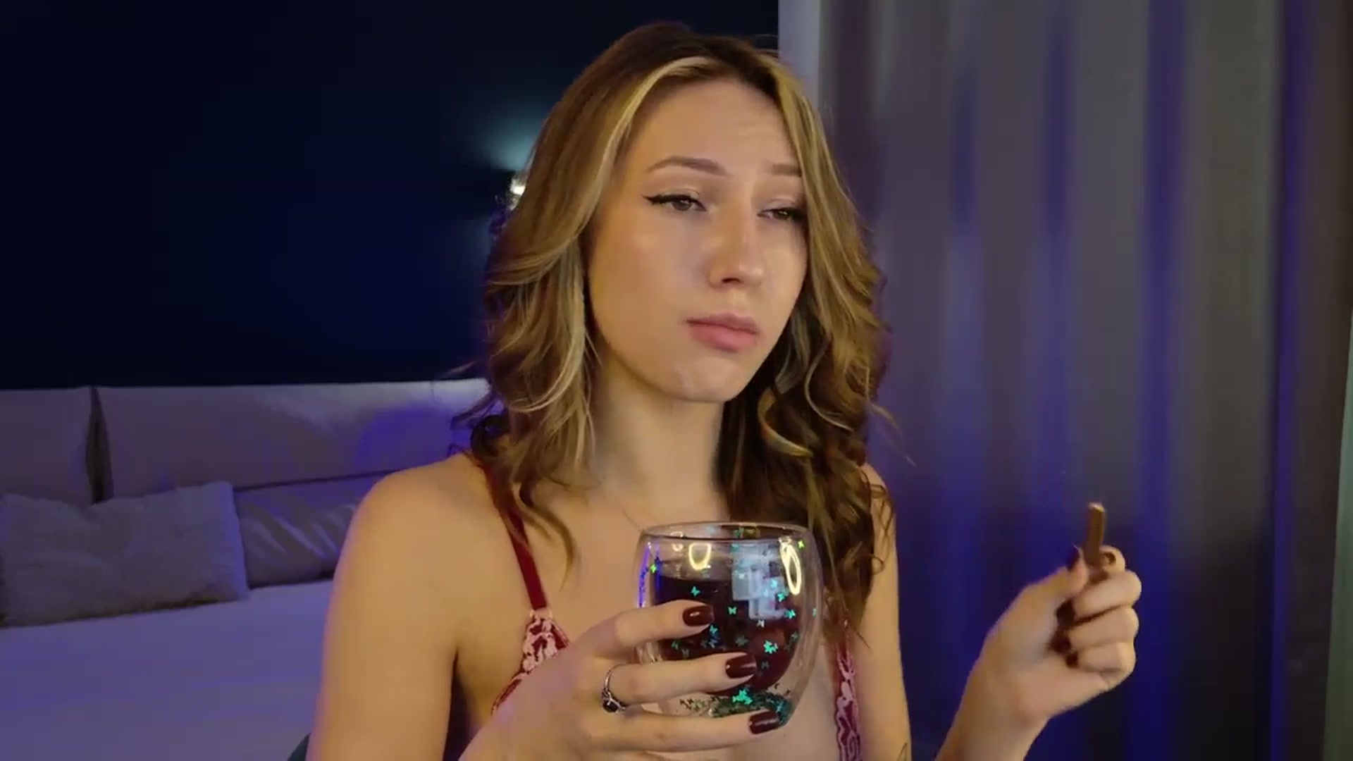 Gallery image thumbnail from LovelyGin's myfreecams stream on, 09/23/2025, 13:19 image 13 of 20
