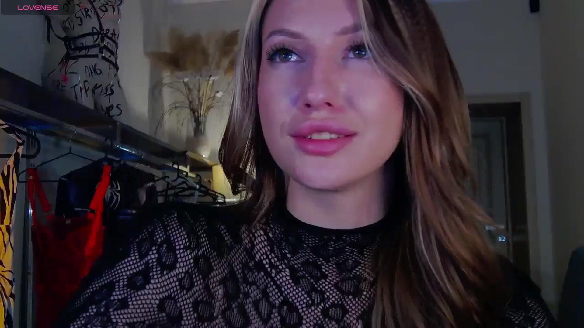 Gallery image thumbnail from LovelyGin's myfreecams stream on, 09/24/2025, 18:00 image 14 of 20