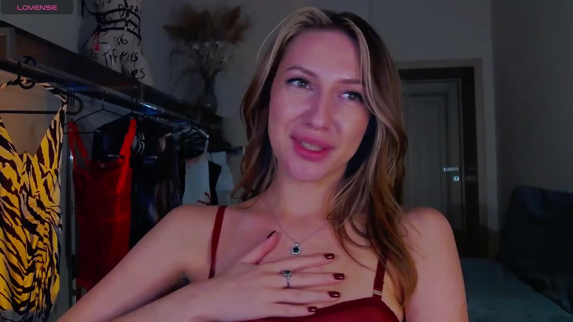 Gallery image thumbnail from LovelyGin's myfreecams stream on, 09/24/2025, 19:04 image 12 of 20