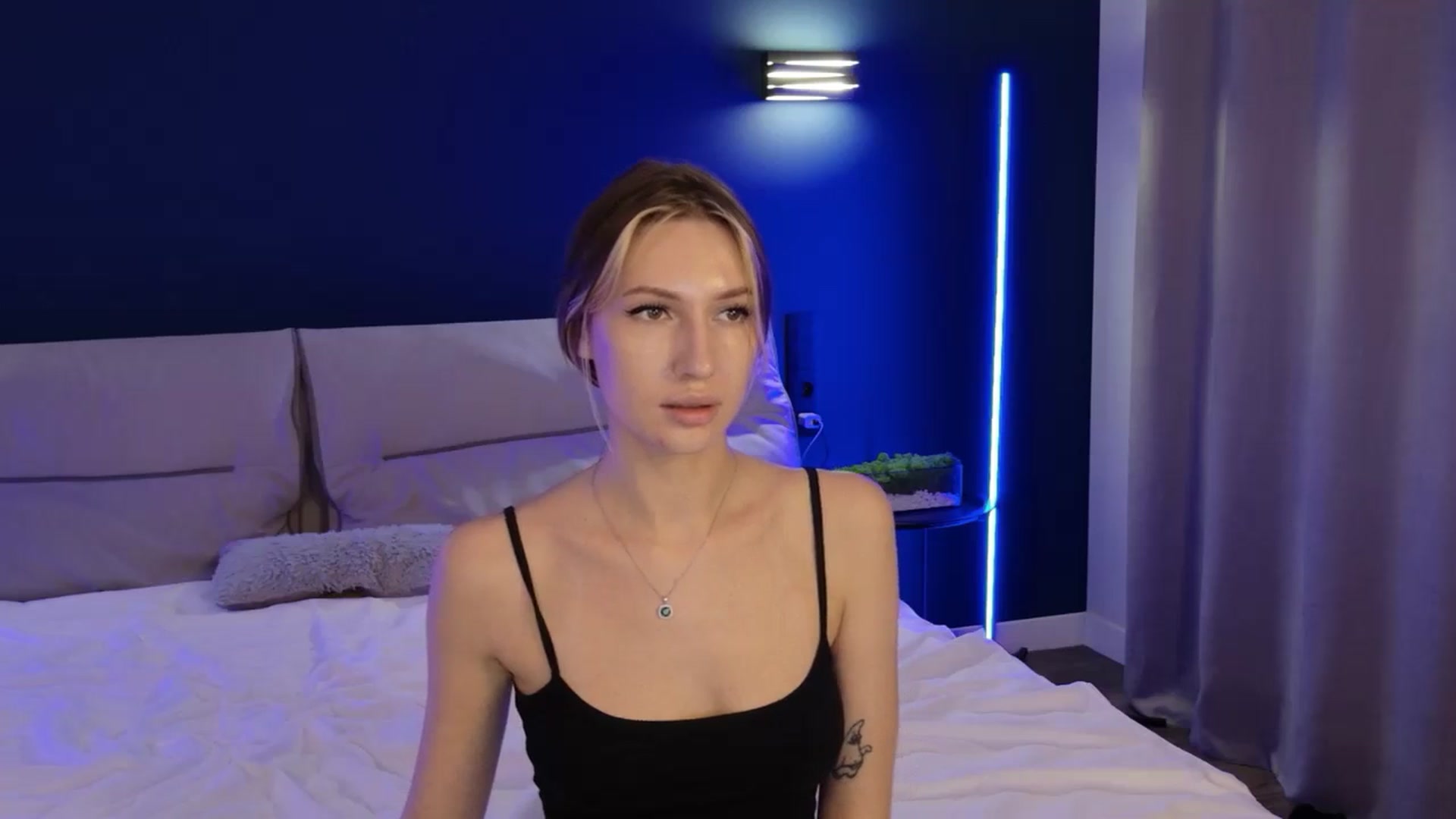 Gallery image thumbnail from LovelyGin's myfreecams stream on, 09/25/2025, 19:42 image 11 of 20