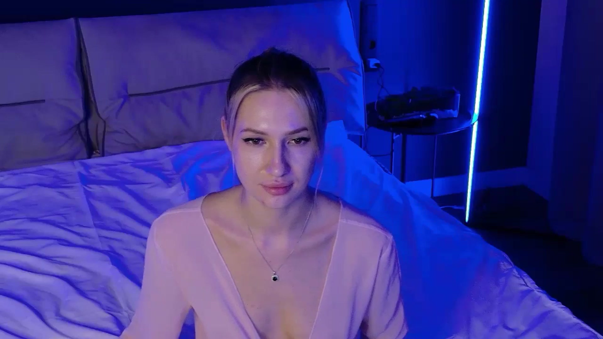 Gallery image thumbnail from LovelyGin's myfreecams stream on, 09/26/2025, 03:15 image 7 of 20
