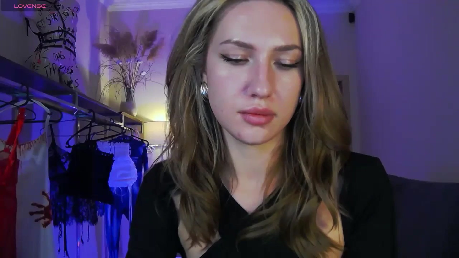 Gallery image thumbnail from LovelyGin's myfreecams stream on, 09/30/2025, 14:30 image 6 of 20