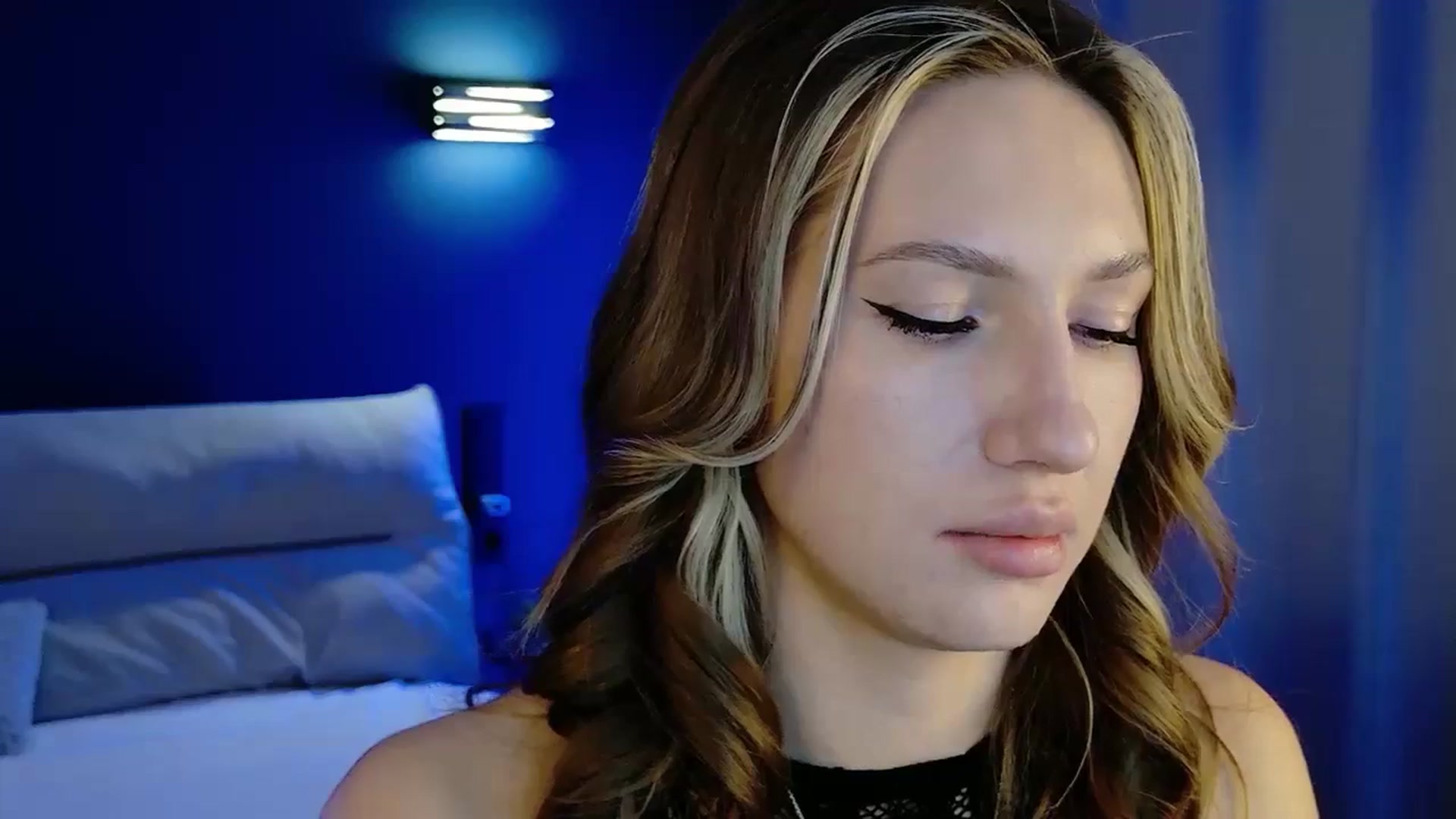 Gallery image thumbnail from LovelyGin's myfreecams stream on, 10/01/2025, 15:03 image 5 of 20