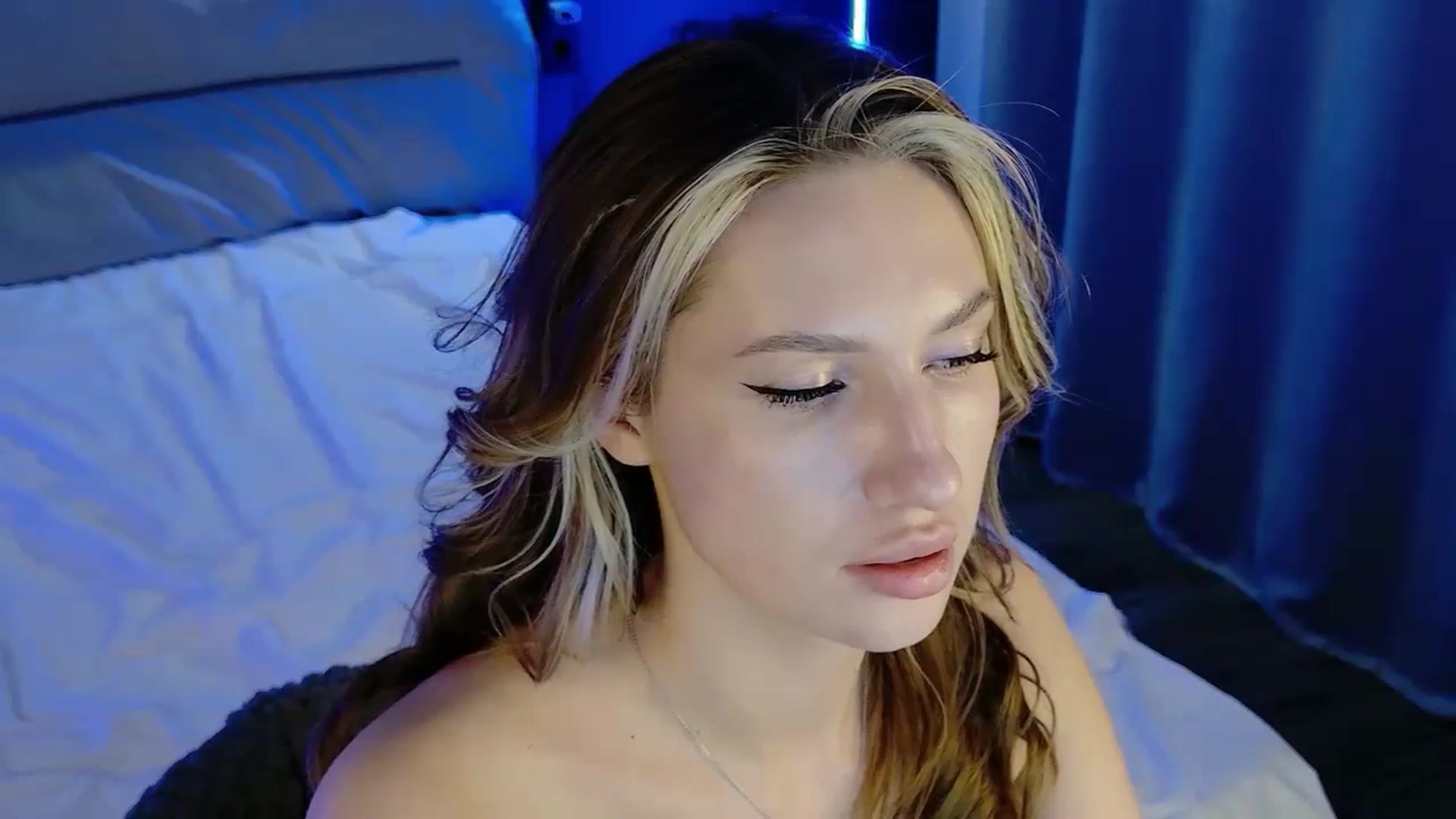 Gallery image thumbnail from LovelyGin's myfreecams stream on, 10/01/2025, 16:24 image 16 of 20