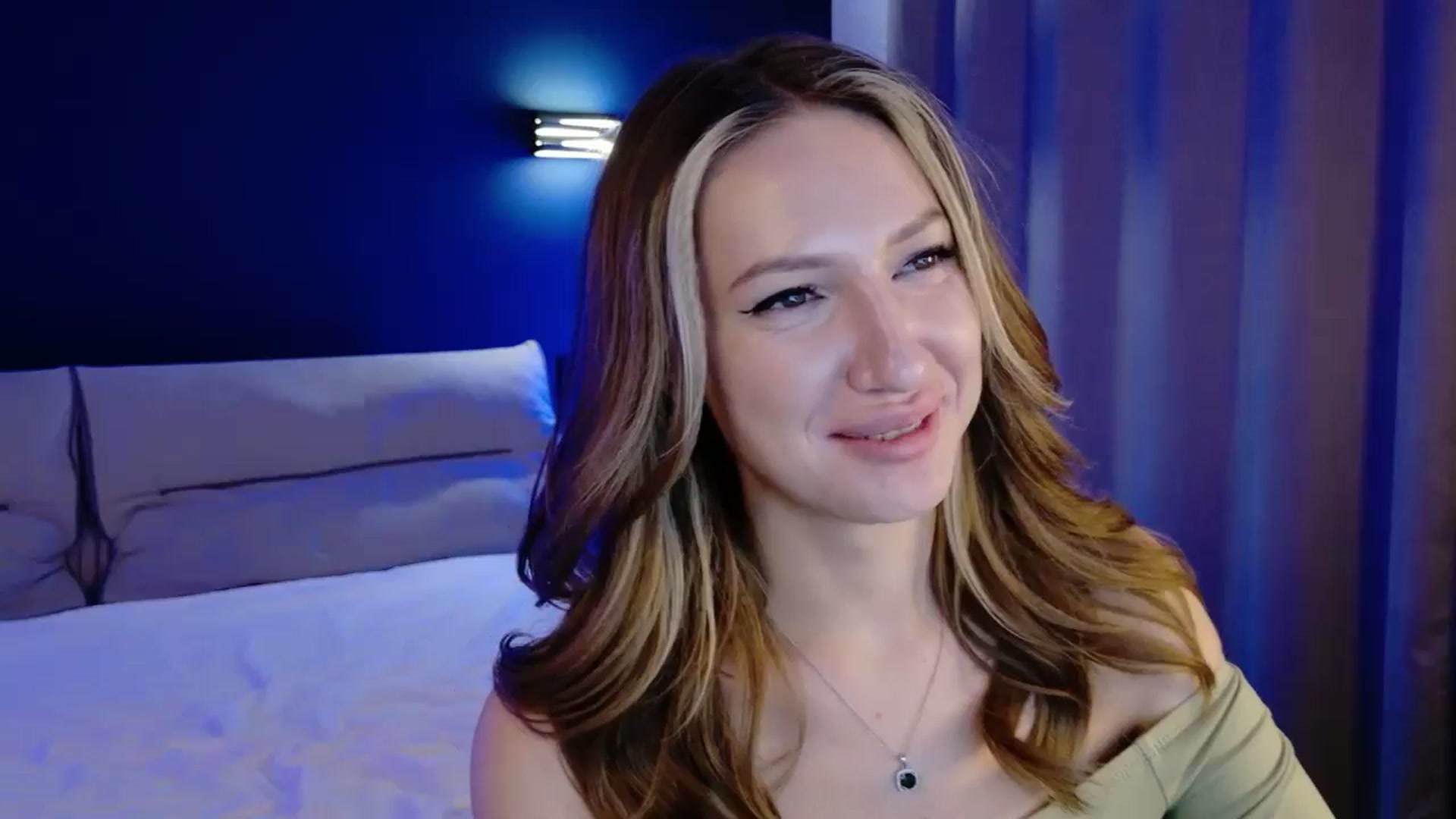 Gallery image thumbnail from LovelyGin's myfreecams stream on, 10/03/2025, 16:27 image 4 of 20