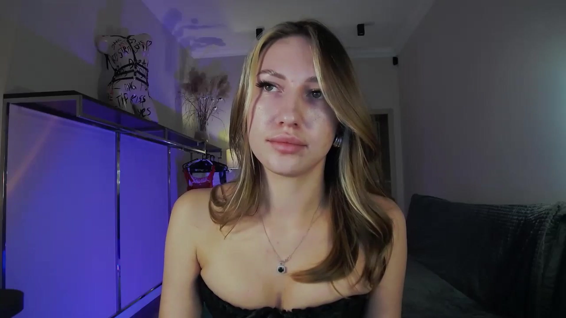 Gallery image thumbnail from LovelyGin's myfreecams stream on, 10/06/2025, 15:54 image 8 of 20