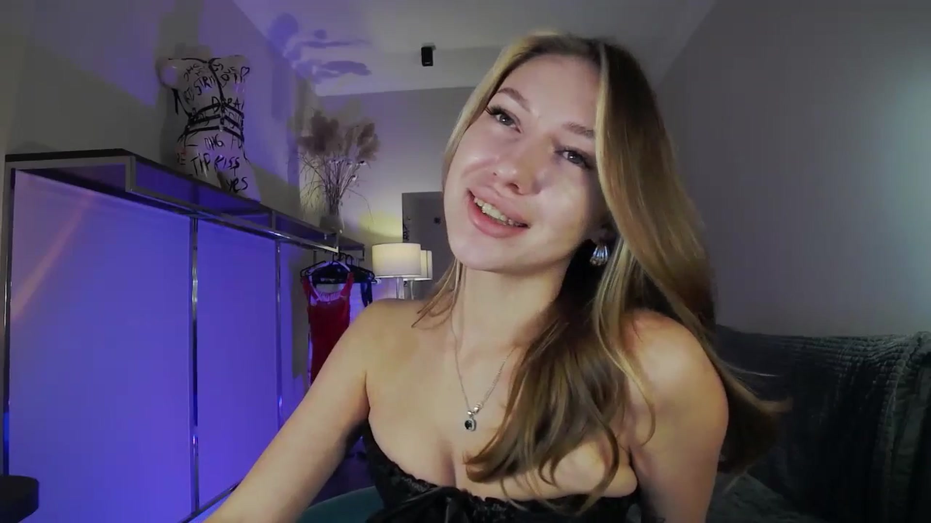 Gallery image thumbnail from LovelyGin's myfreecams stream on, 10/06/2025, 15:54 image 5 of 20