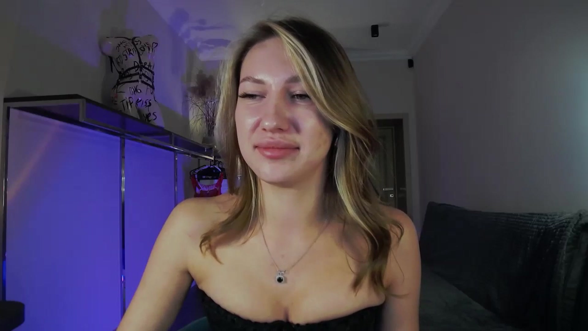 Gallery image thumbnail from LovelyGin's myfreecams stream on, 10/06/2025, 15:54 image 10 of 20
