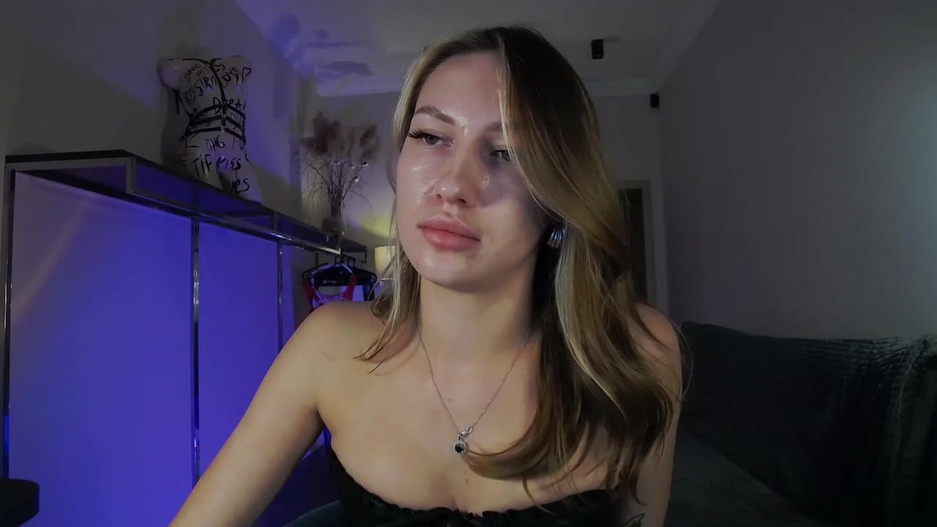 Gallery image thumbnail from LovelyGin's myfreecams stream on, 10/06/2025, 15:54 image 7 of 20