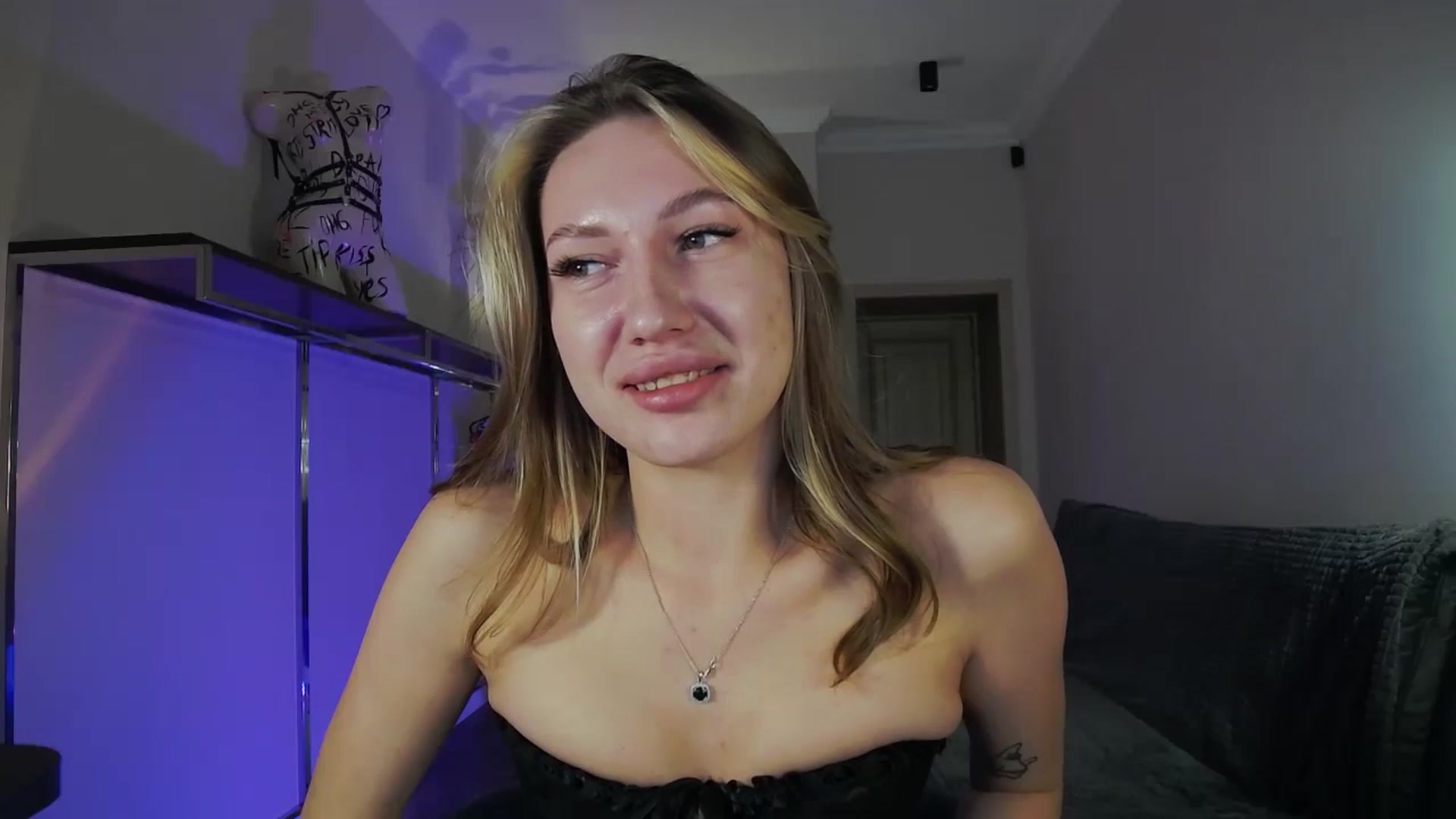 Gallery image thumbnail from LovelyGin's myfreecams stream on, 10/06/2025, 15:54 image 11 of 20