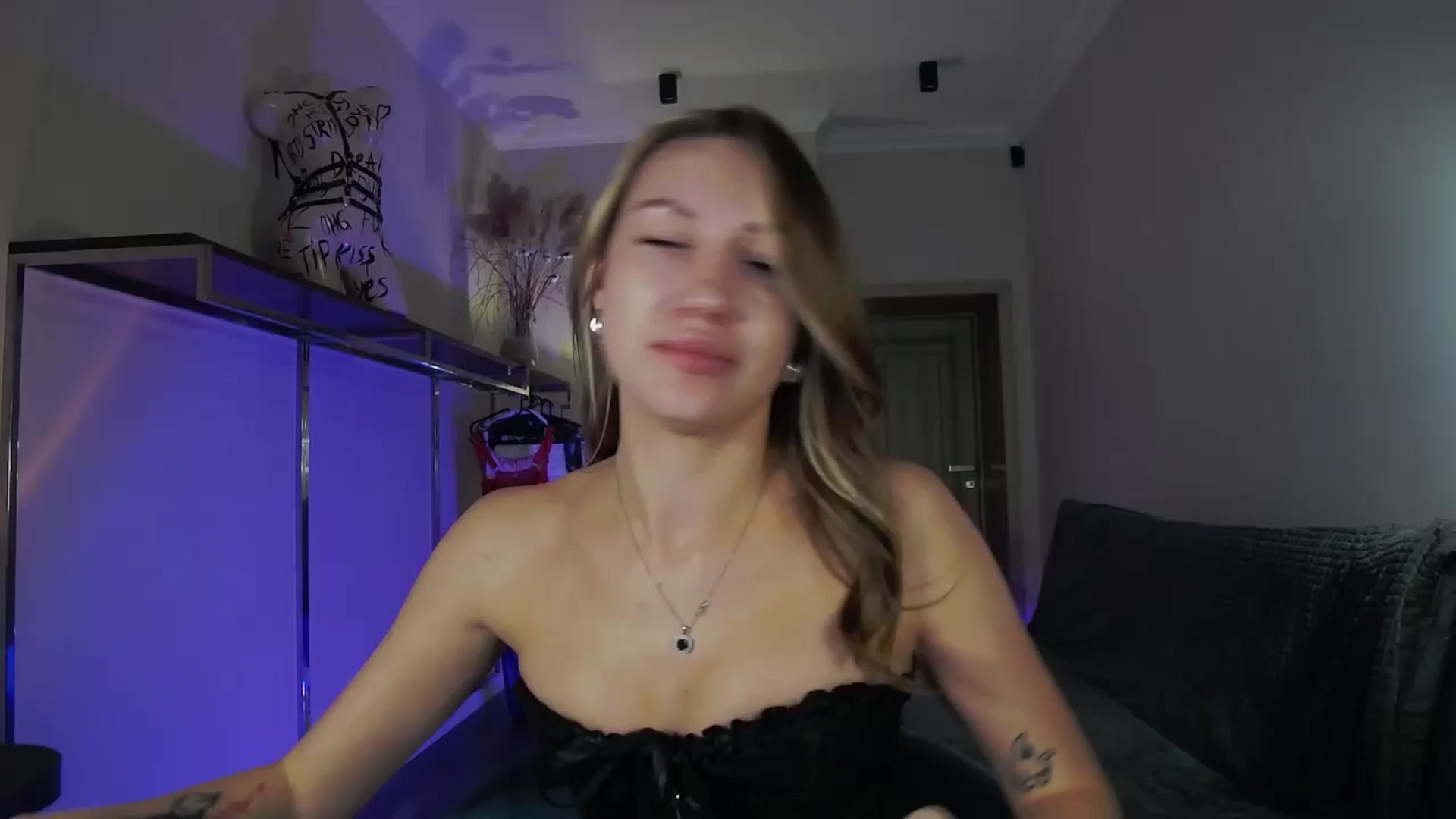 Gallery image thumbnail from LovelyGin's myfreecams stream on, 10/06/2025, 15:54 image 2 of 20