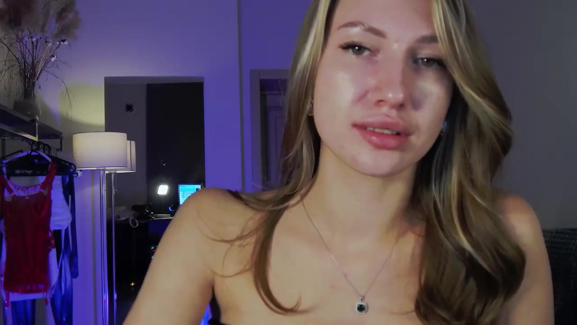 Gallery image thumbnail from LovelyGin's myfreecams stream on, 10/06/2025, 17:55 image 12 of 20